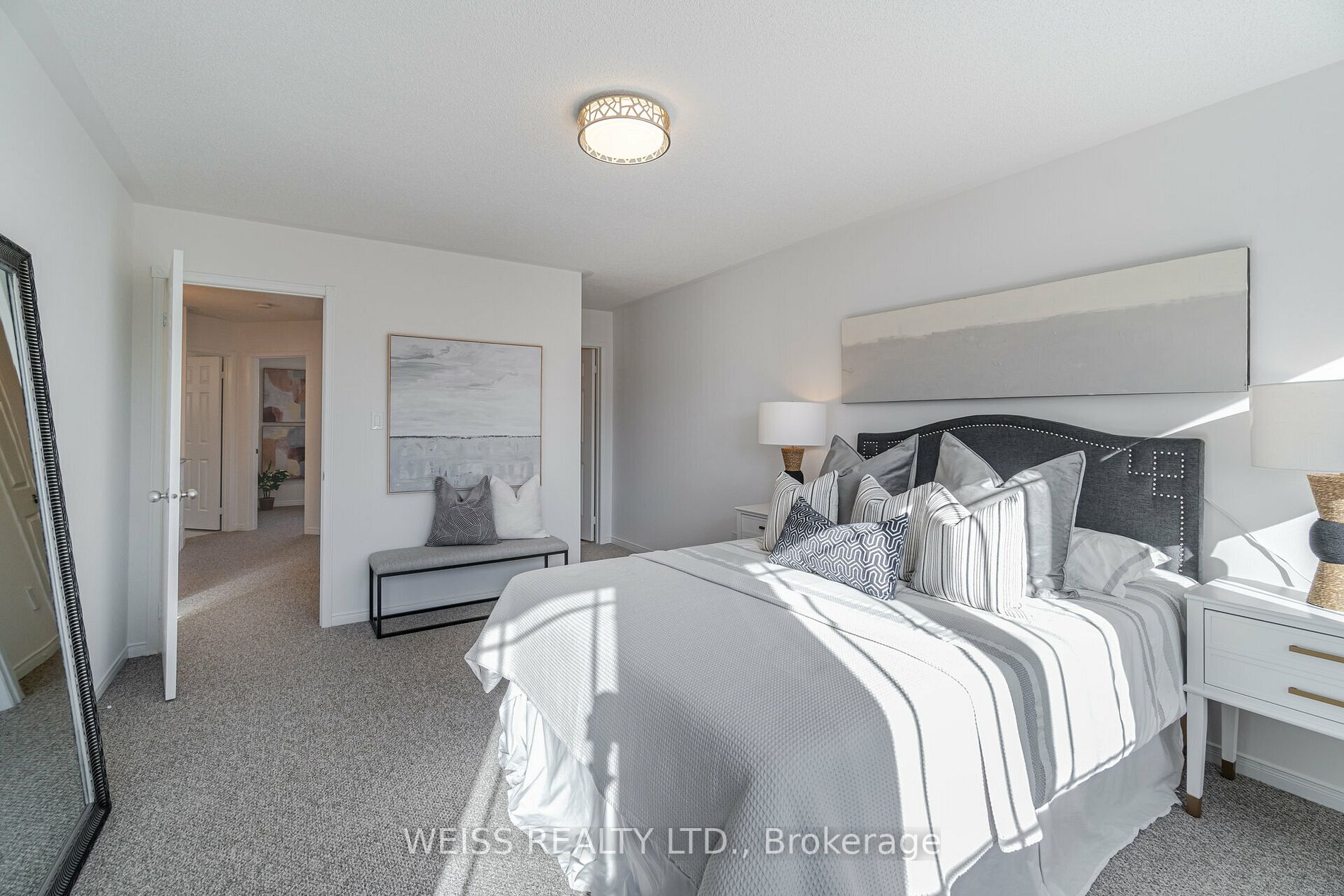 4 Cozens Dr N