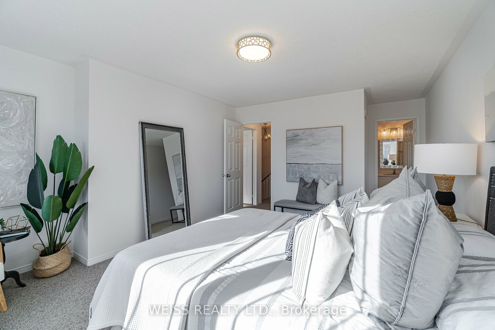 4 Cozens Dr N