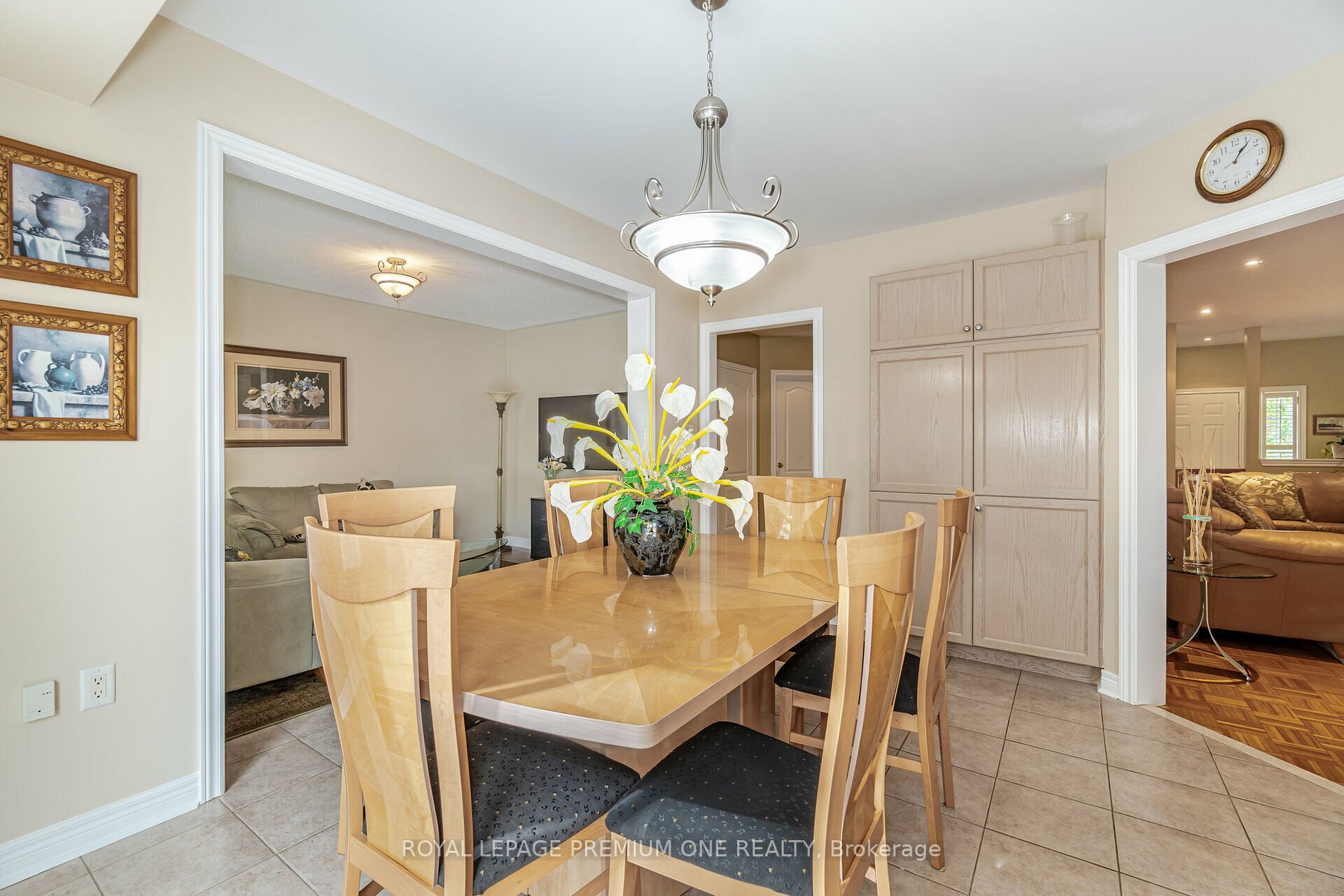 49 Pine Hollow Cres