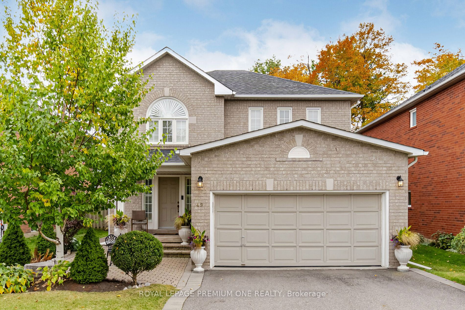 49 Pine Hollow Cres