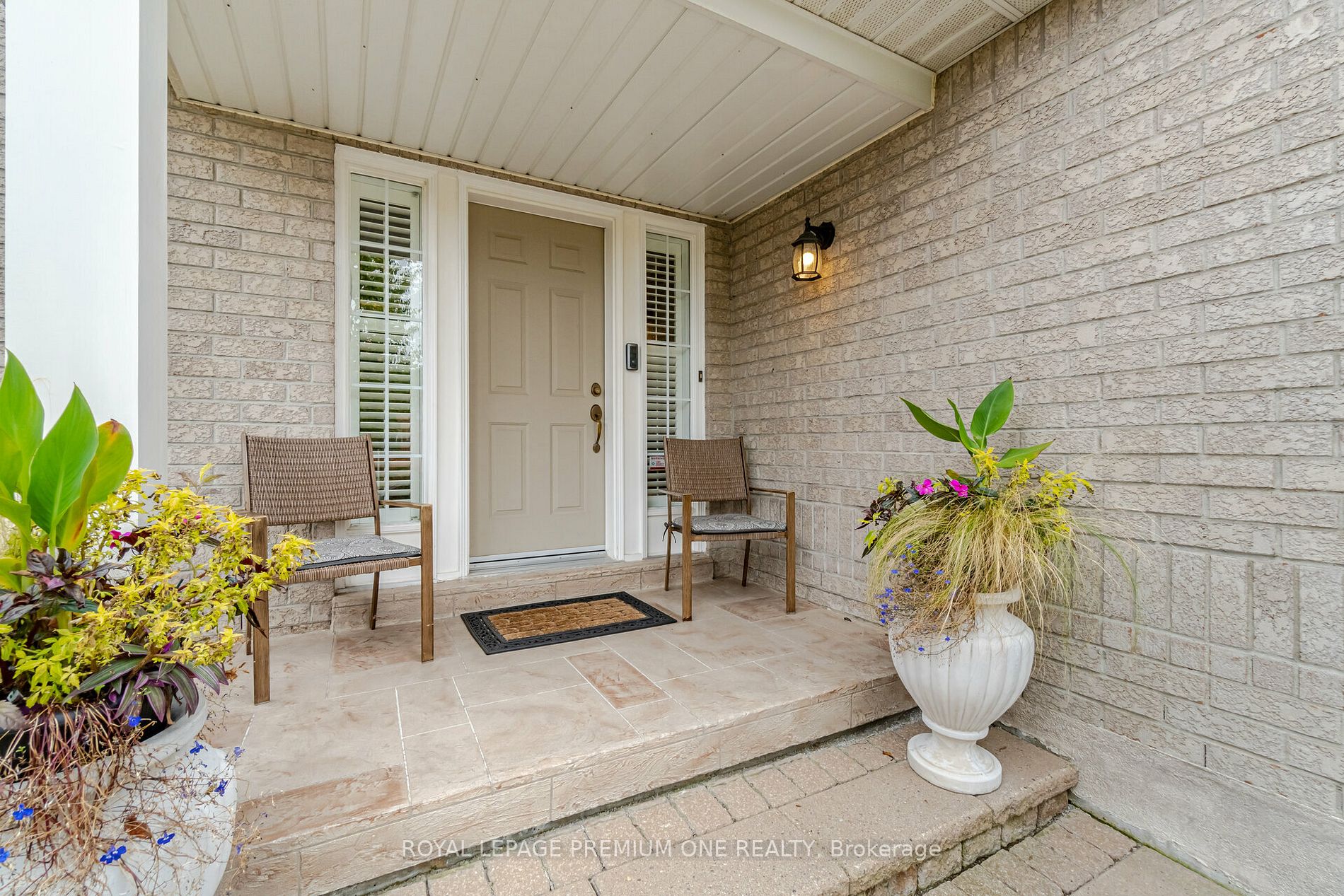 49 Pine Hollow Cres