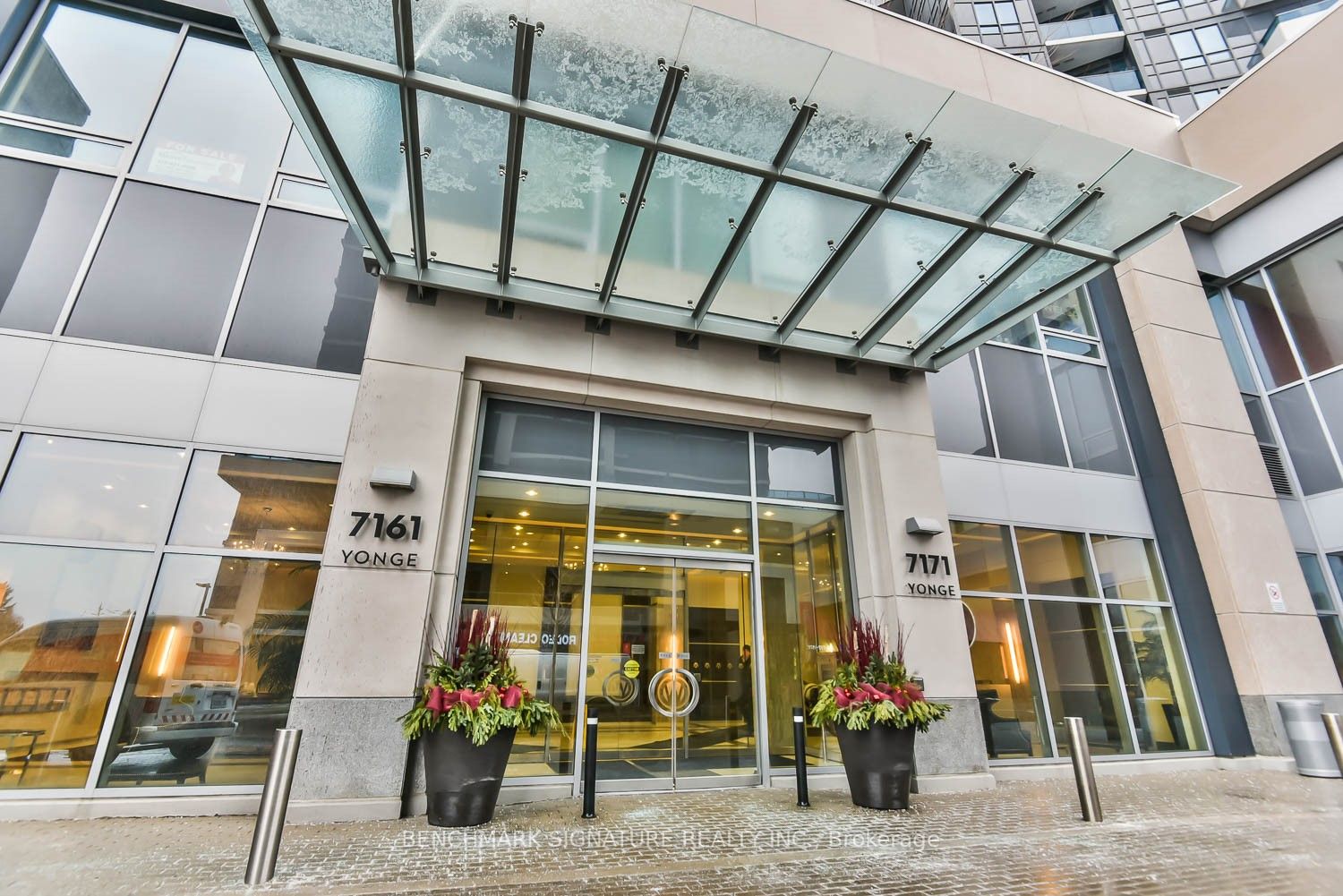 7161 Yonge St, #2431