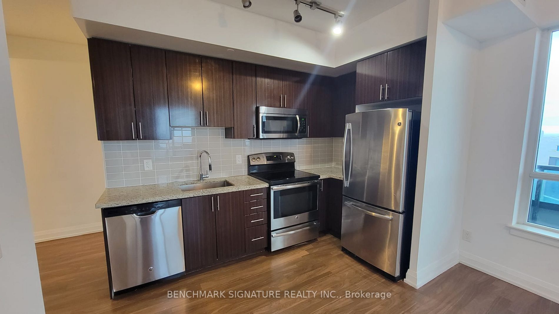 7161 Yonge St, #2431