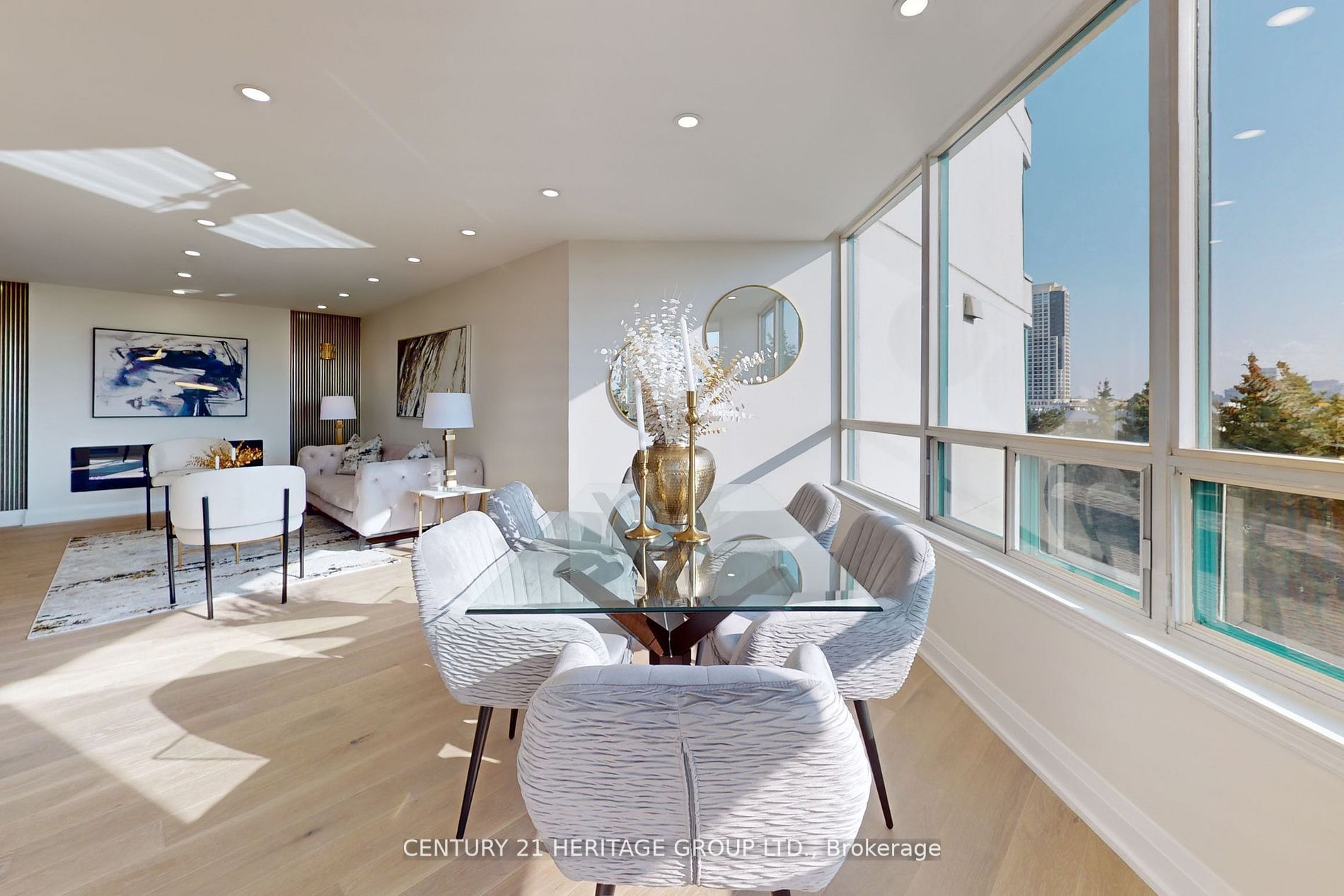 7250 Yonge St, #607
