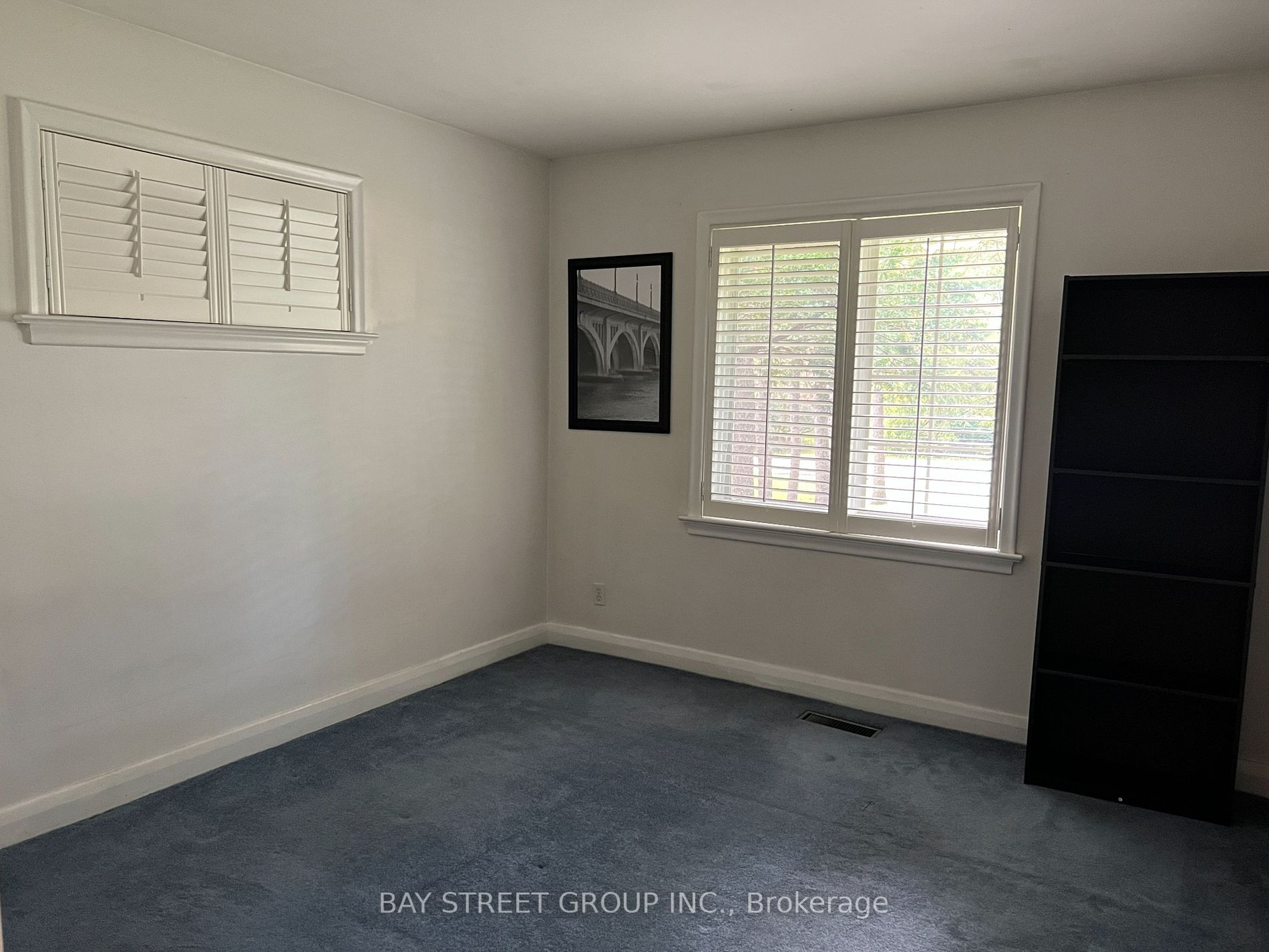 15 Hawkridge Ave