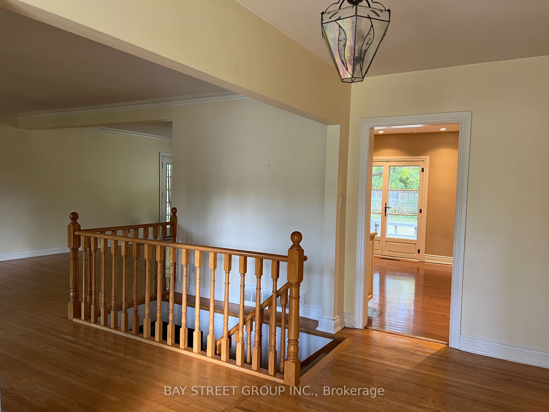 15 Hawkridge Ave
