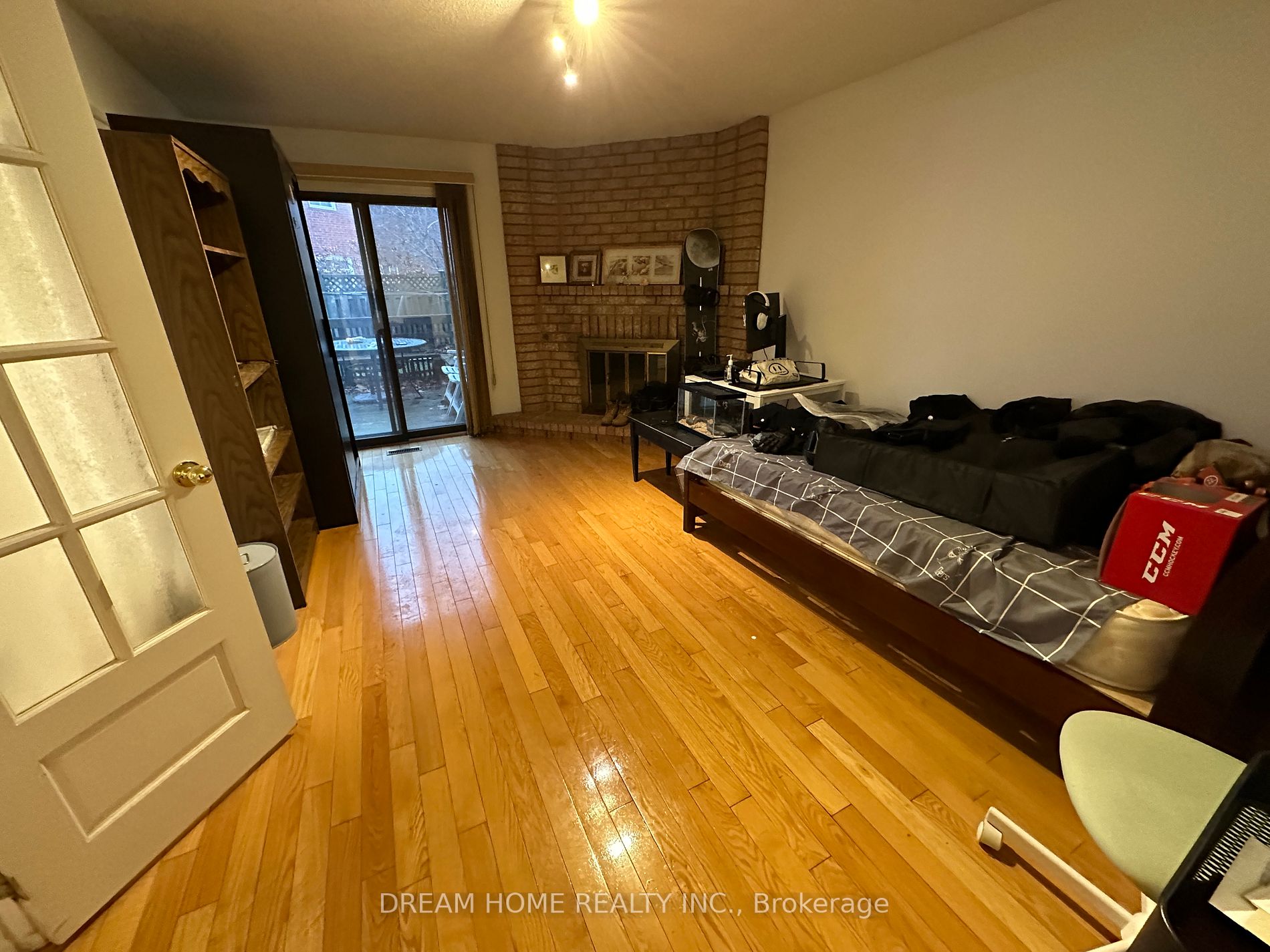10 Pinewood Dr