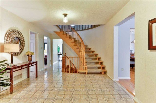 112 Golf Links Dr