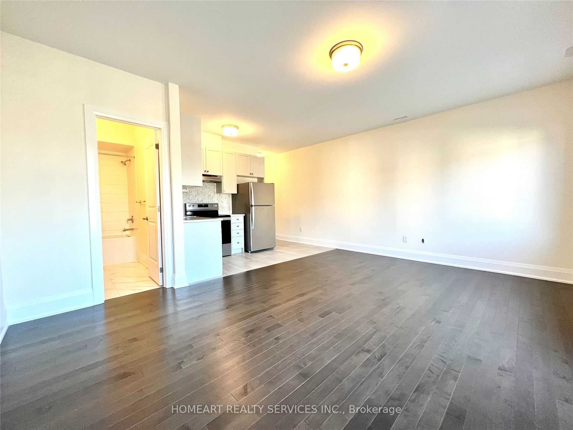 9388 Bayview Ave
