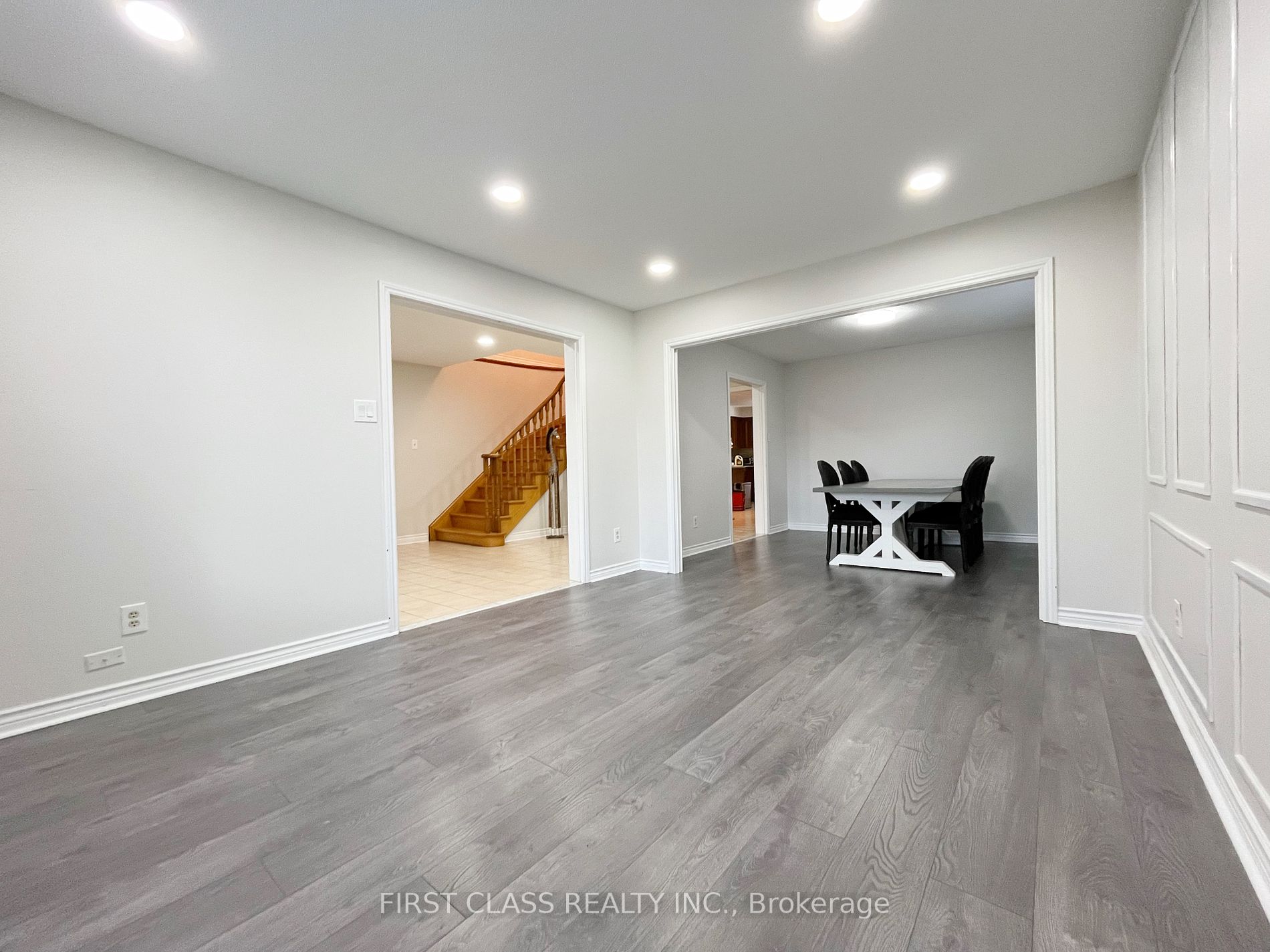 147 Adrianno Cres, #Upper