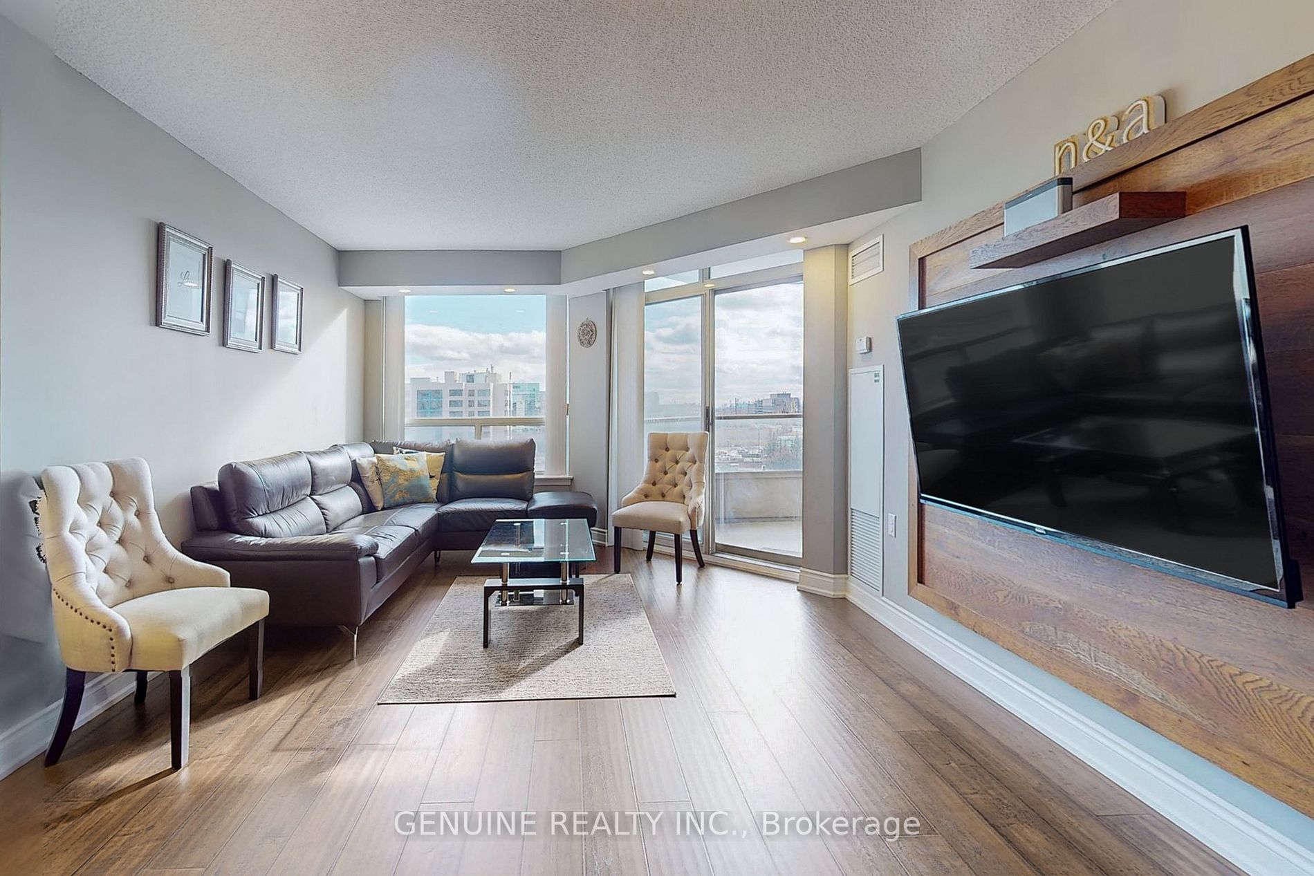 9015 Leslie St, #1018