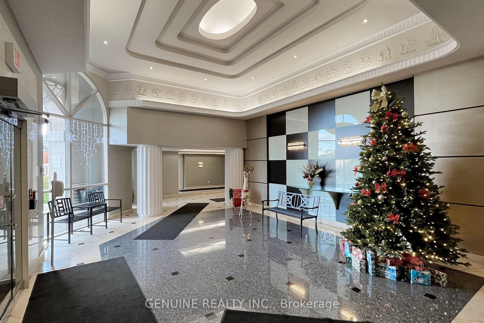 9015 Leslie St, #1018
