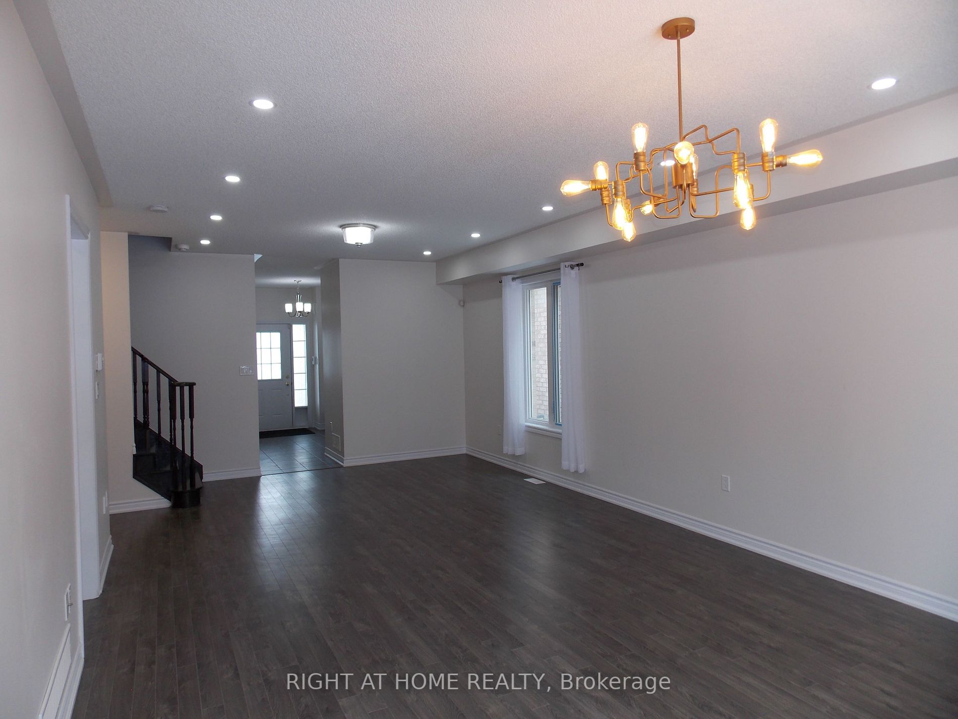 76 Hopkins Cres