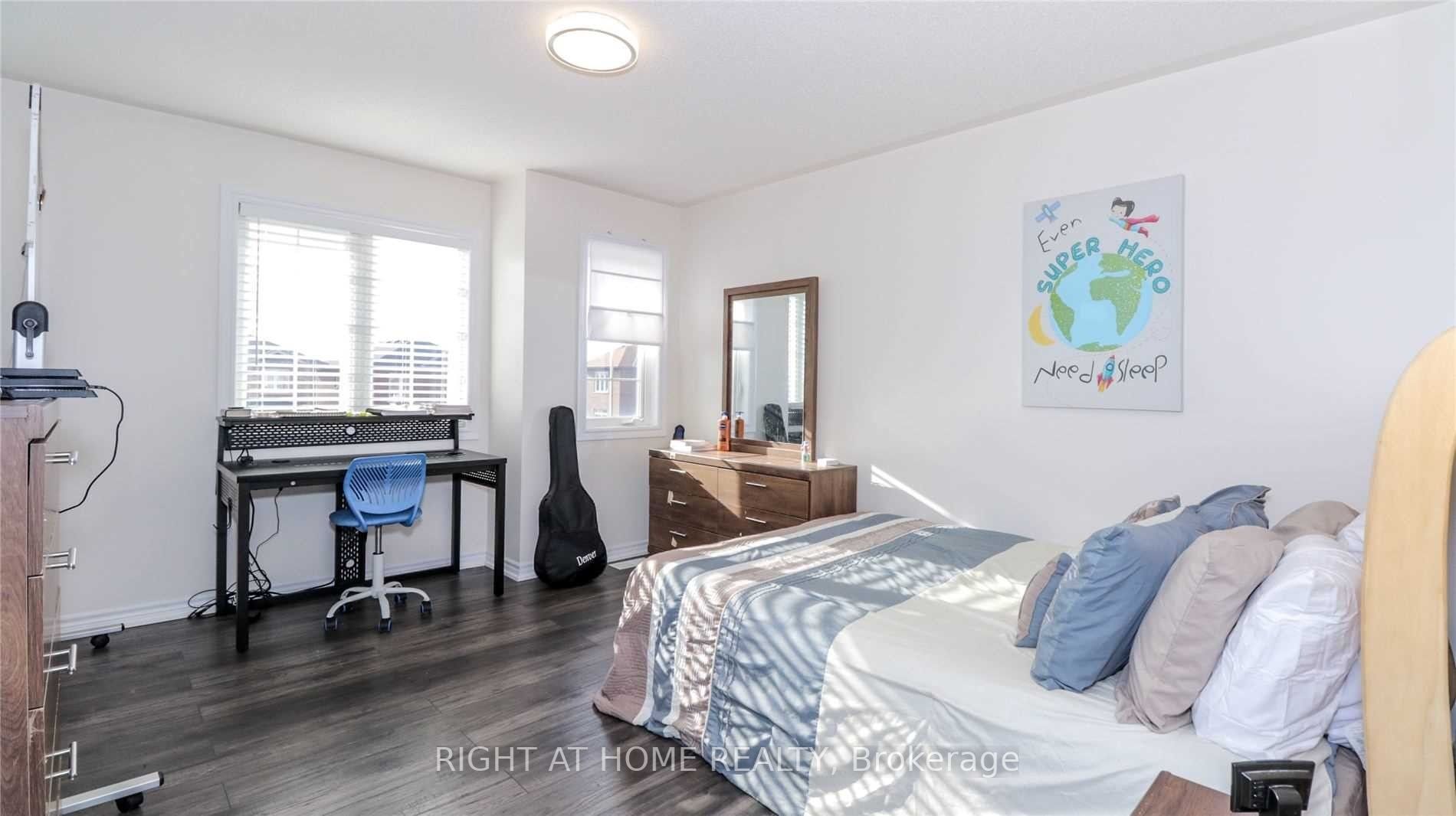 76 Hopkins Cres