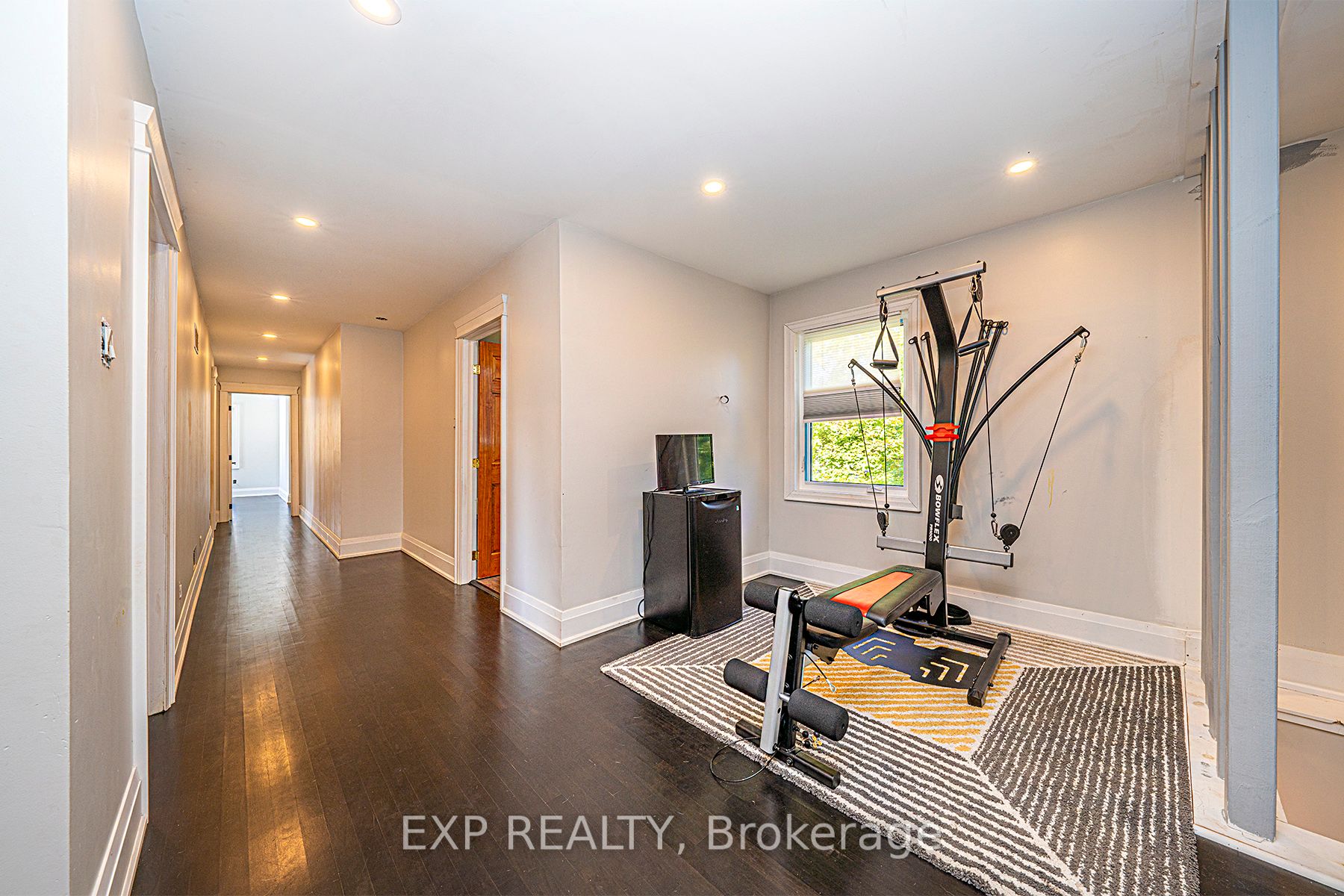 390 Mill St