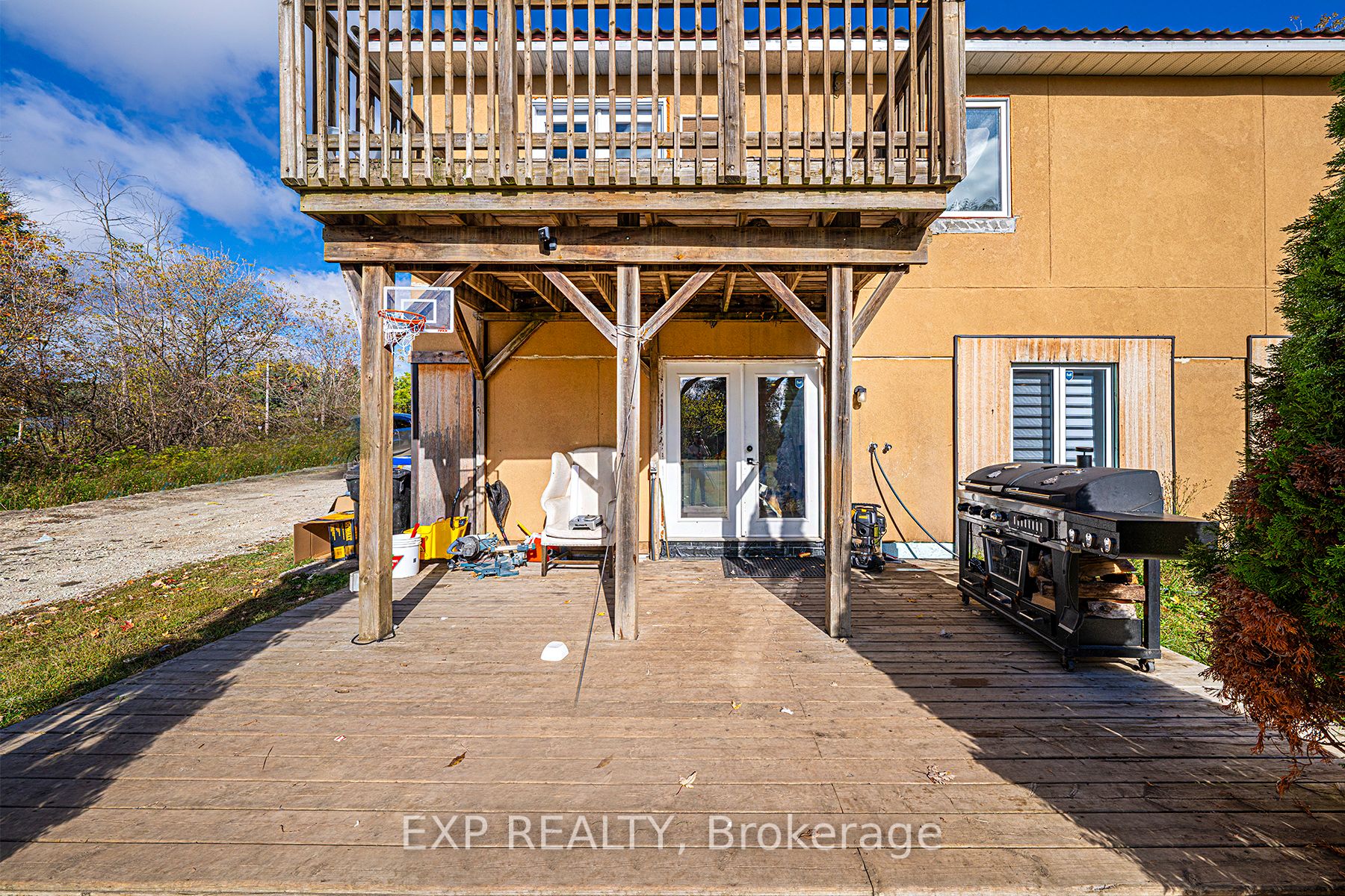390 Mill St