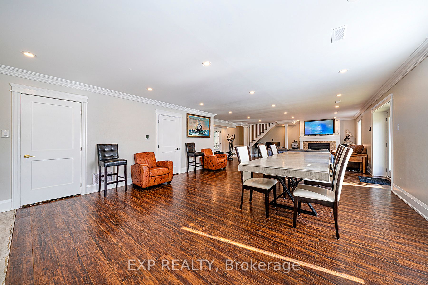 390 Mill St