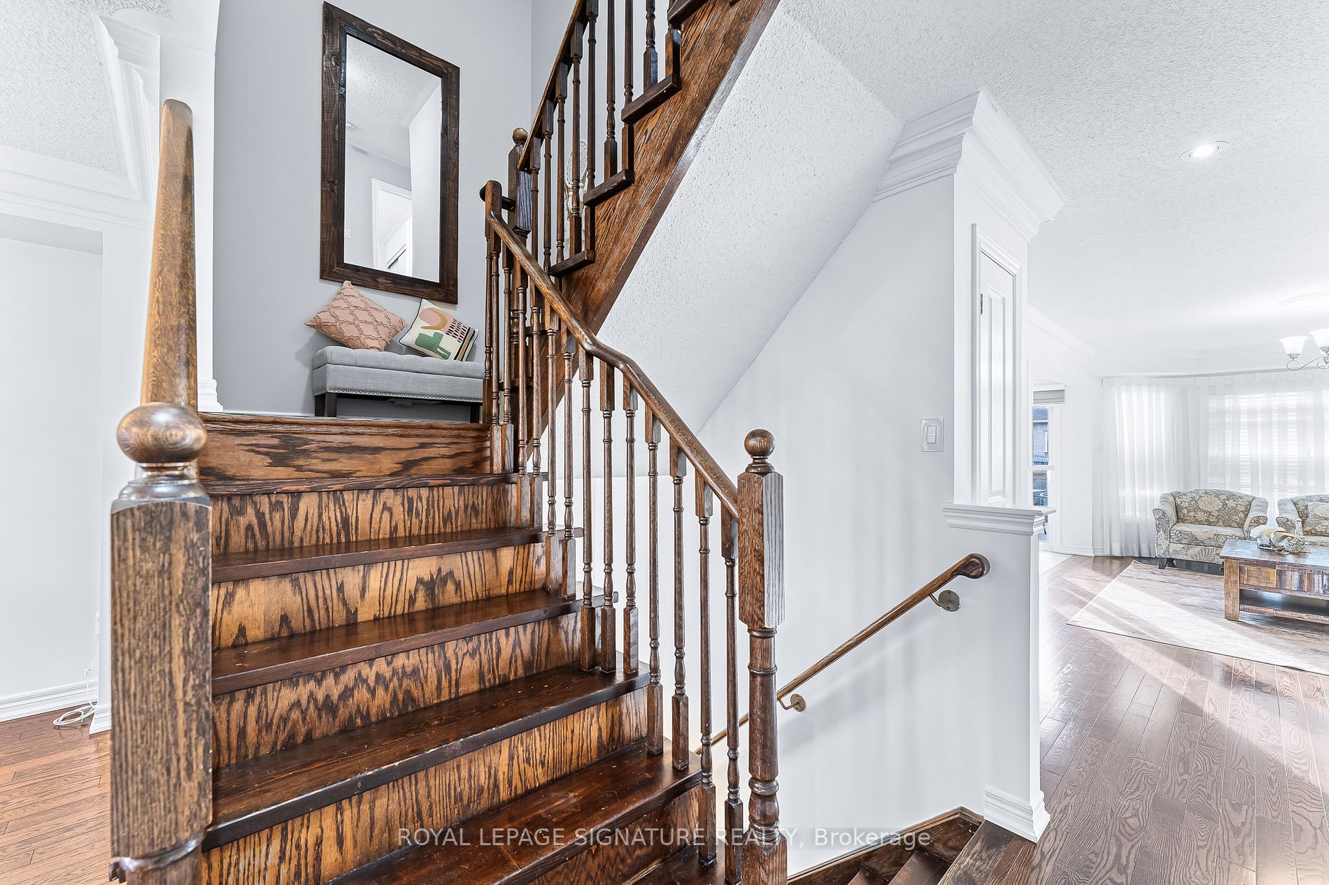 28 Winisk St