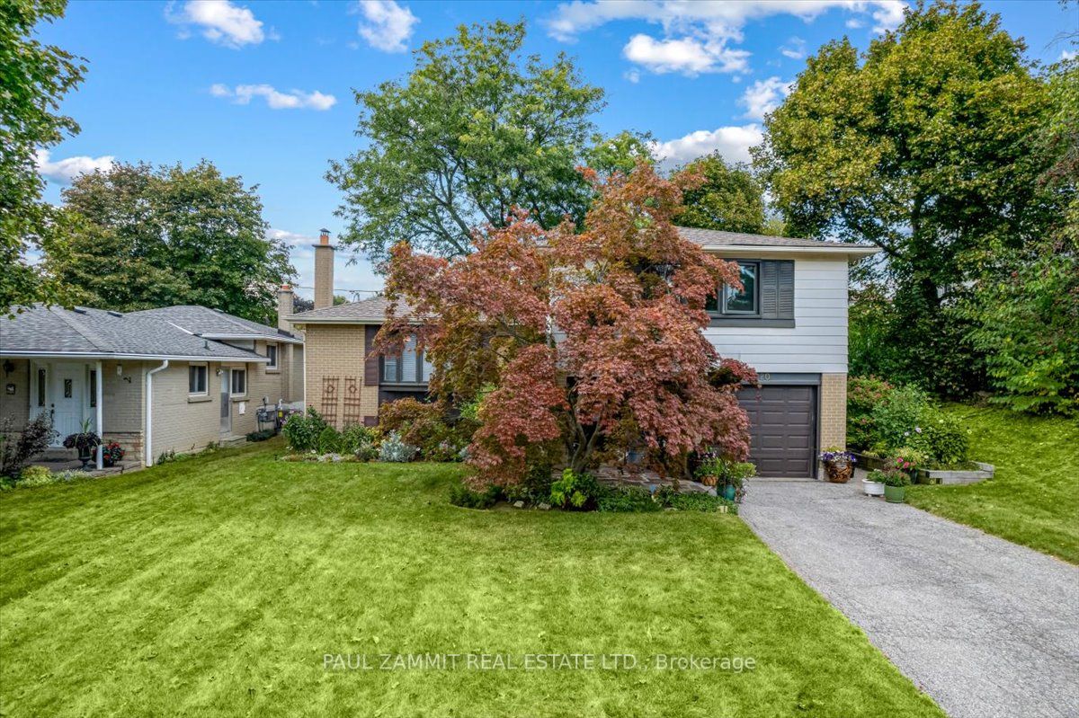 20 Fleance Dr