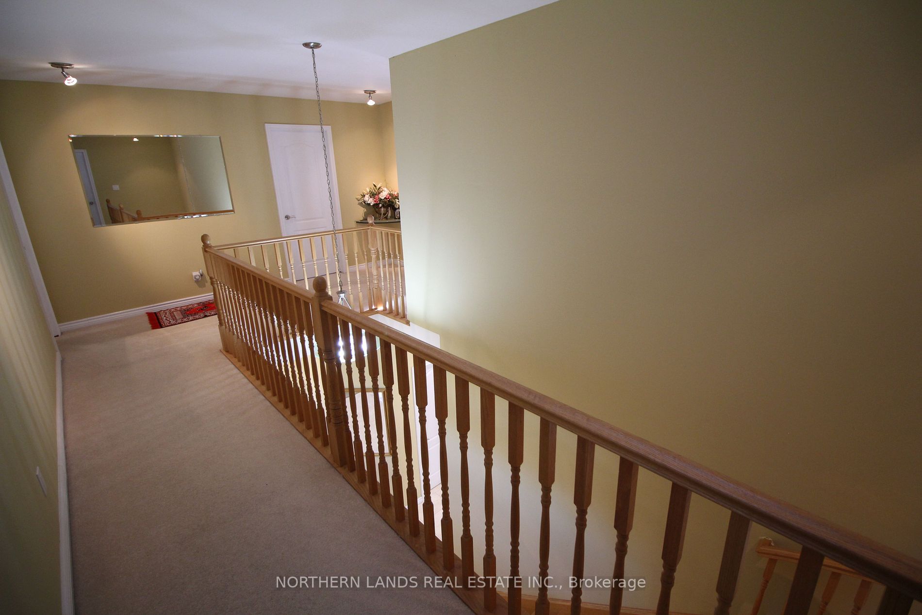 100 Simonston Blvd