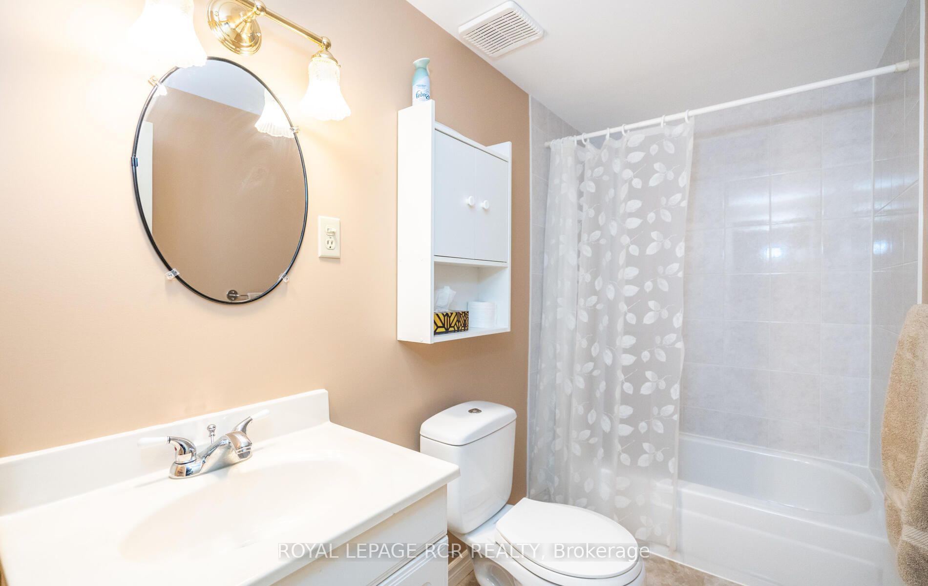 277 Currey Cres