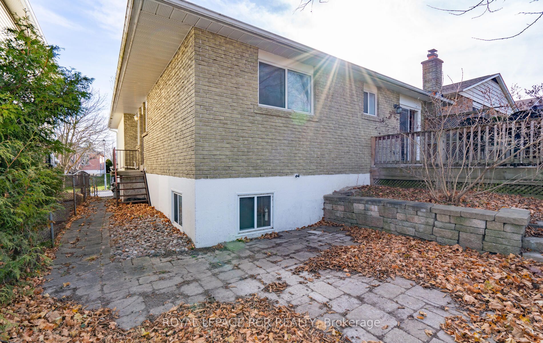 277 Currey Cres