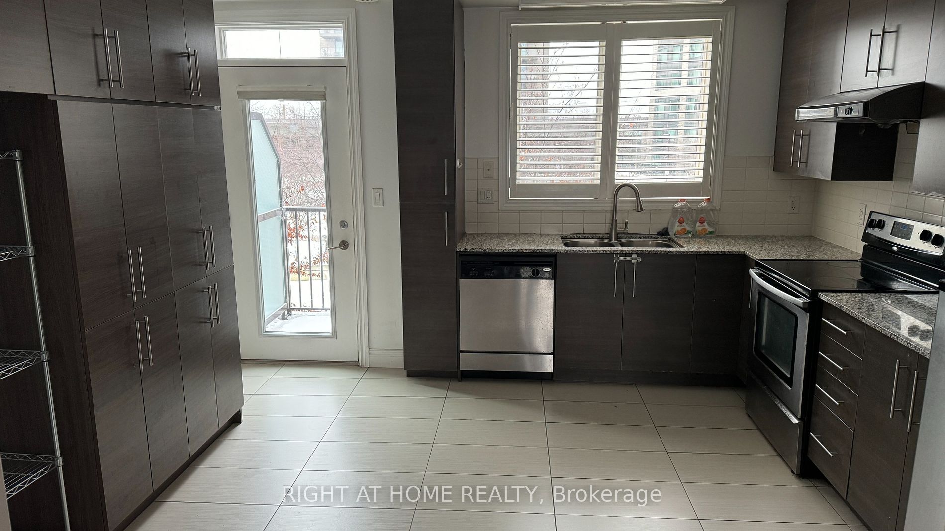 241 South Park Road, #Th13