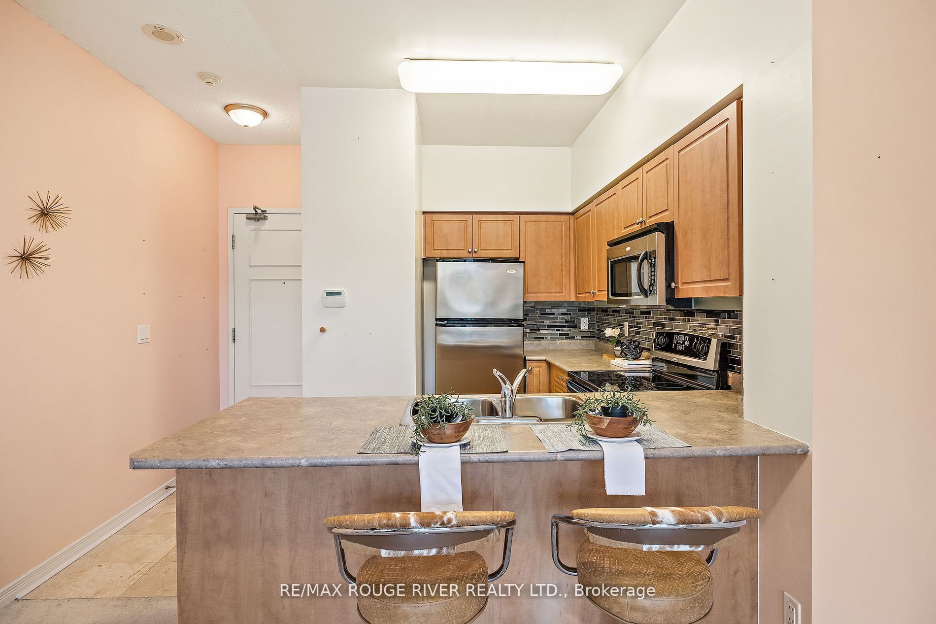 350 Red Maple Rd, #101