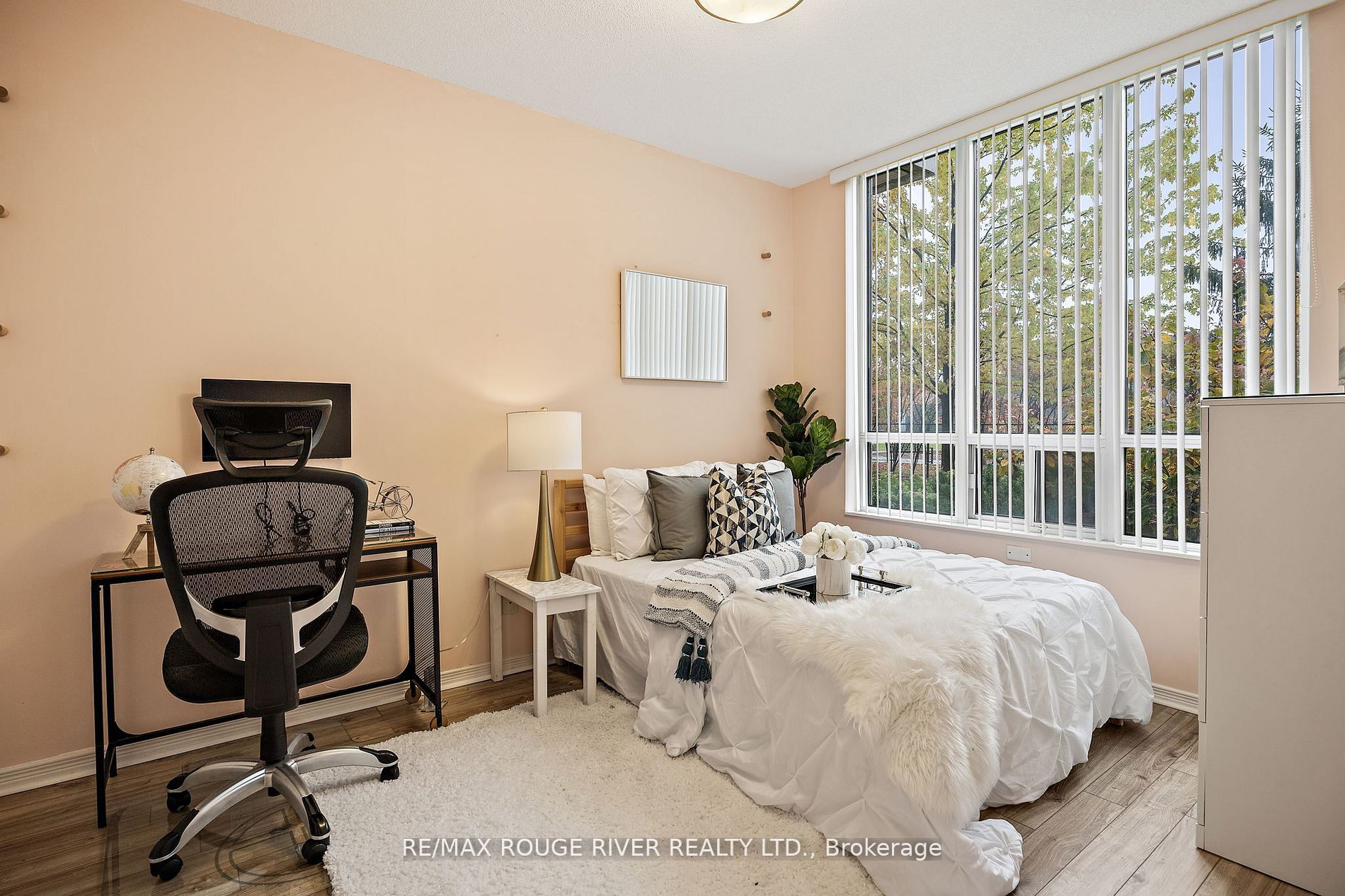 350 Red Maple Rd, #101