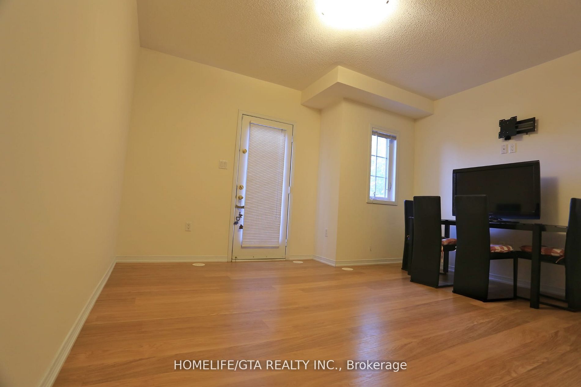 298 Church St S, #26