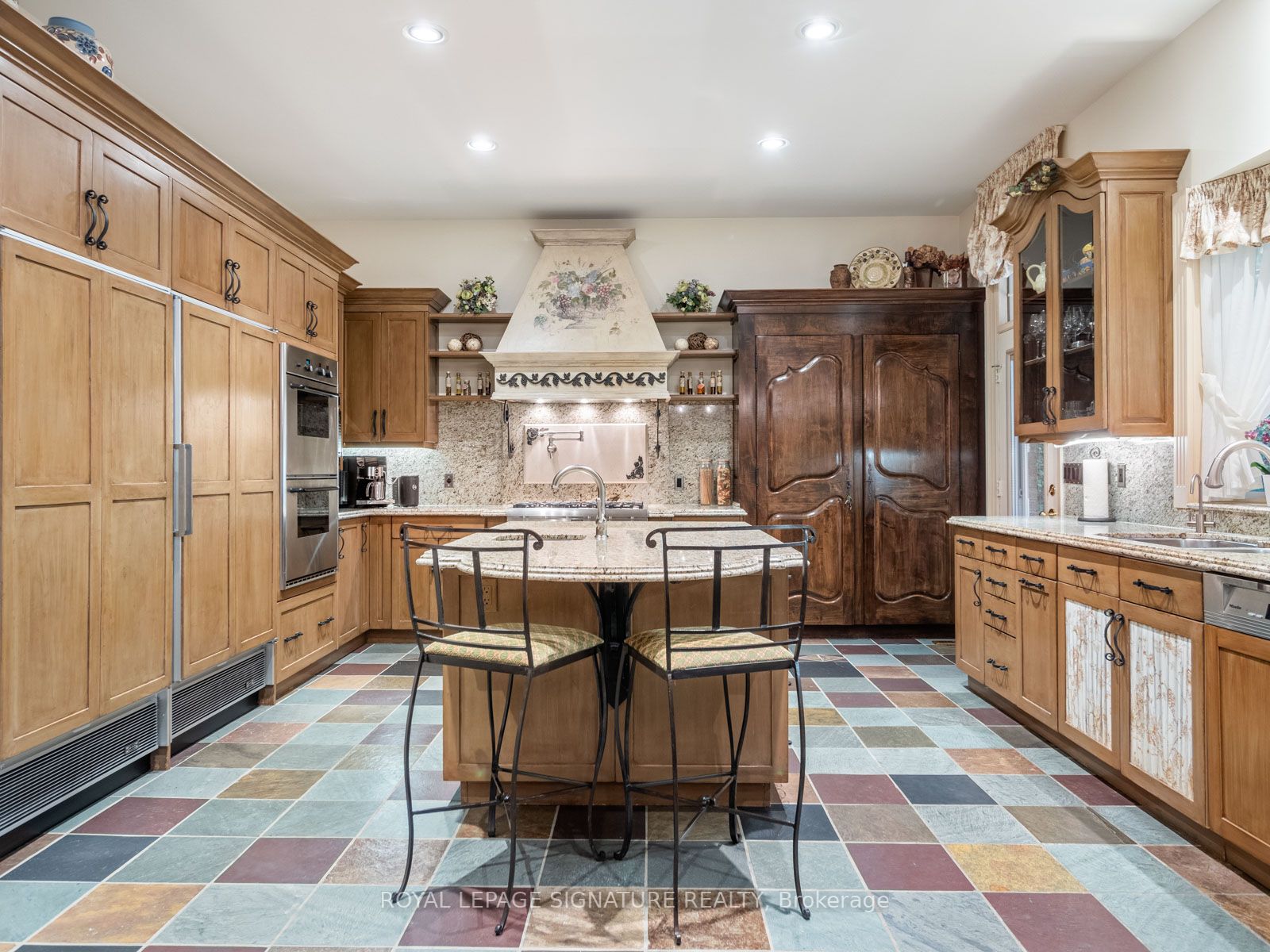 51 Renaissance Crt