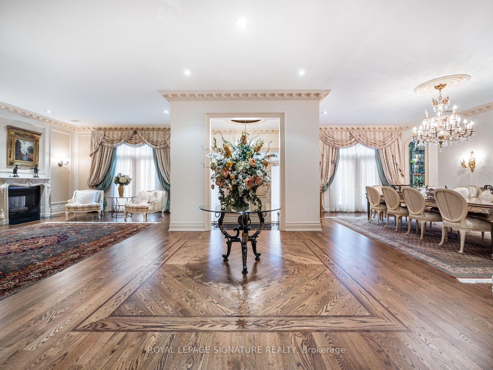 51 Renaissance Crt
