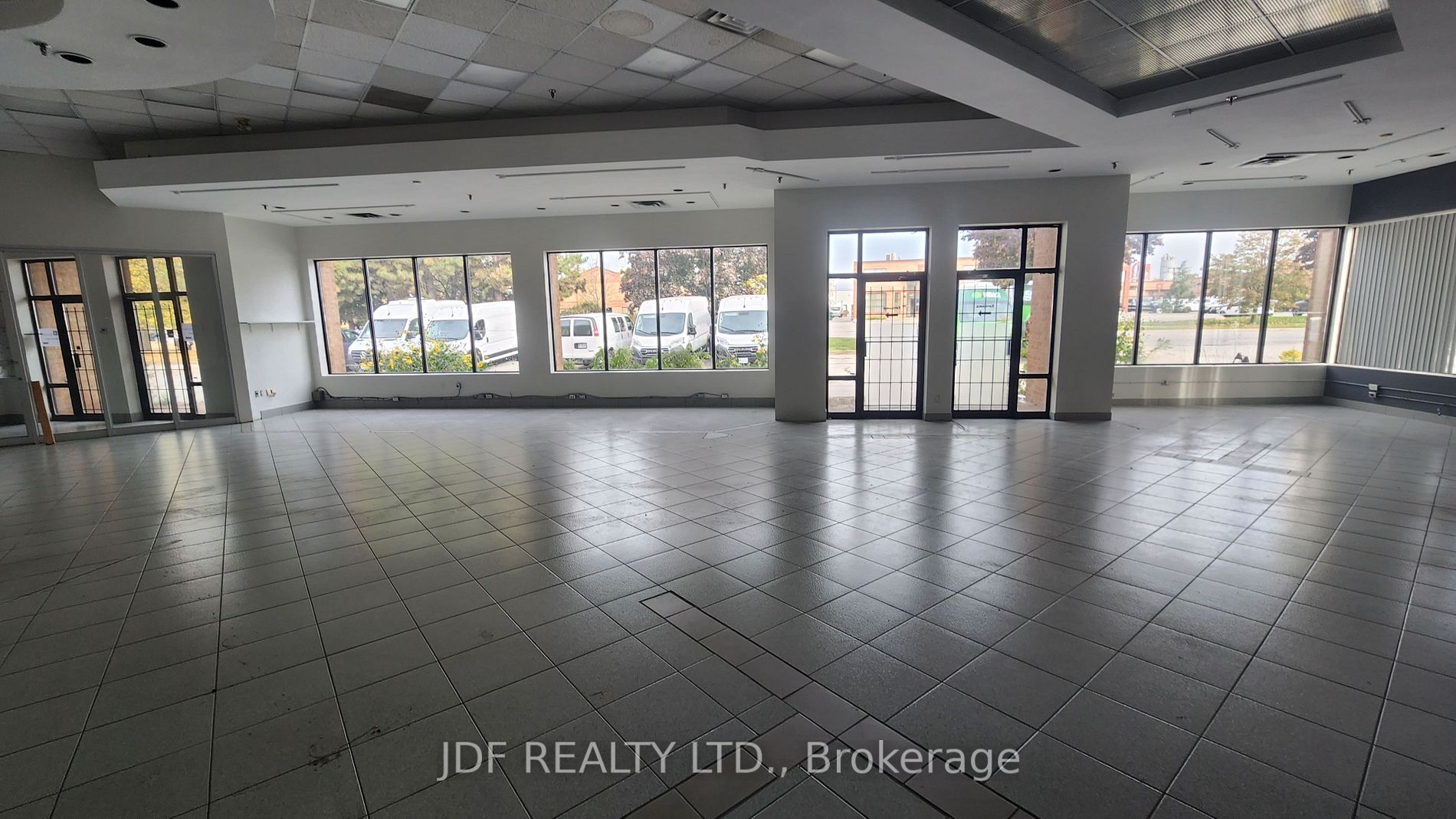 577 Edgeley Blvd, #9-14
