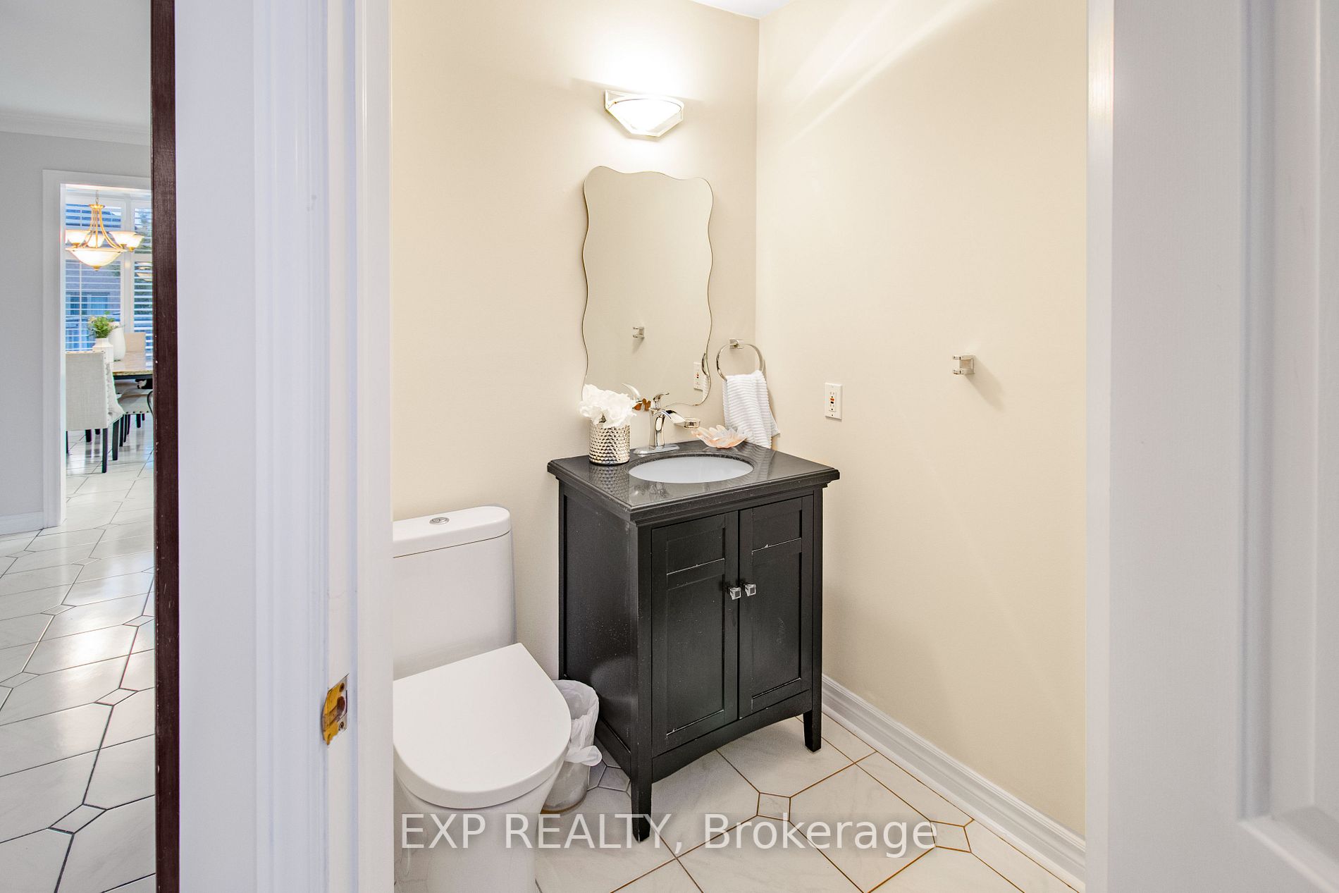 23 Chatsworth Crt
