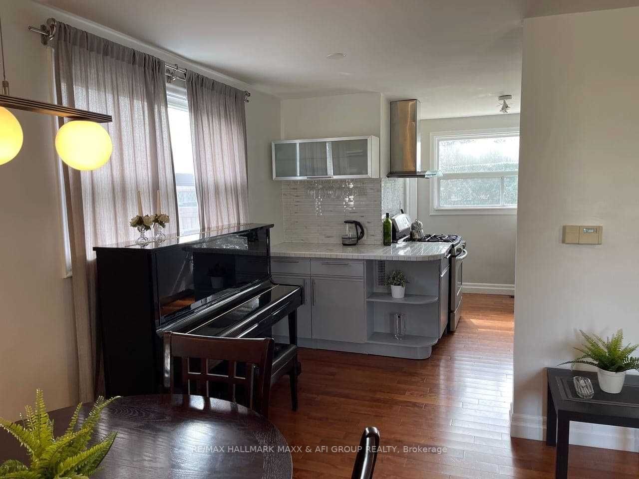 95 Cartier Cres, #Main