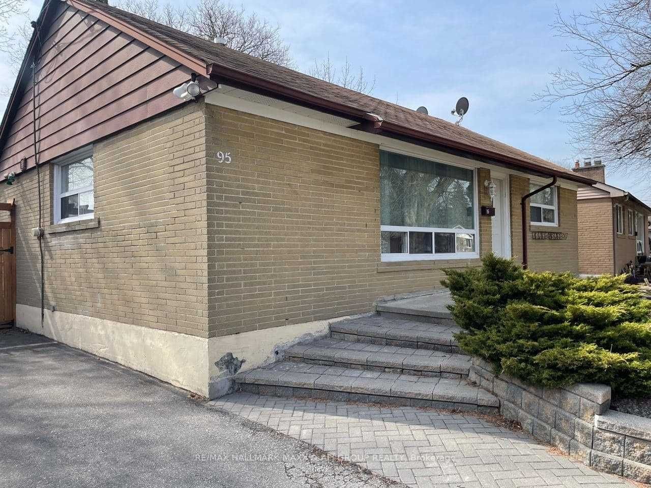 95 Cartier Cres, #Main
