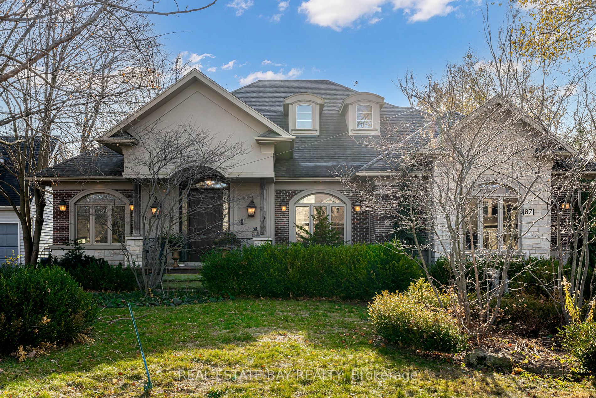 87 Maple Grove Ave