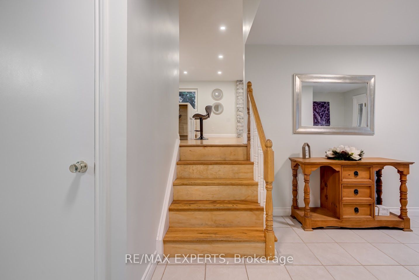 6 Cedar Cres