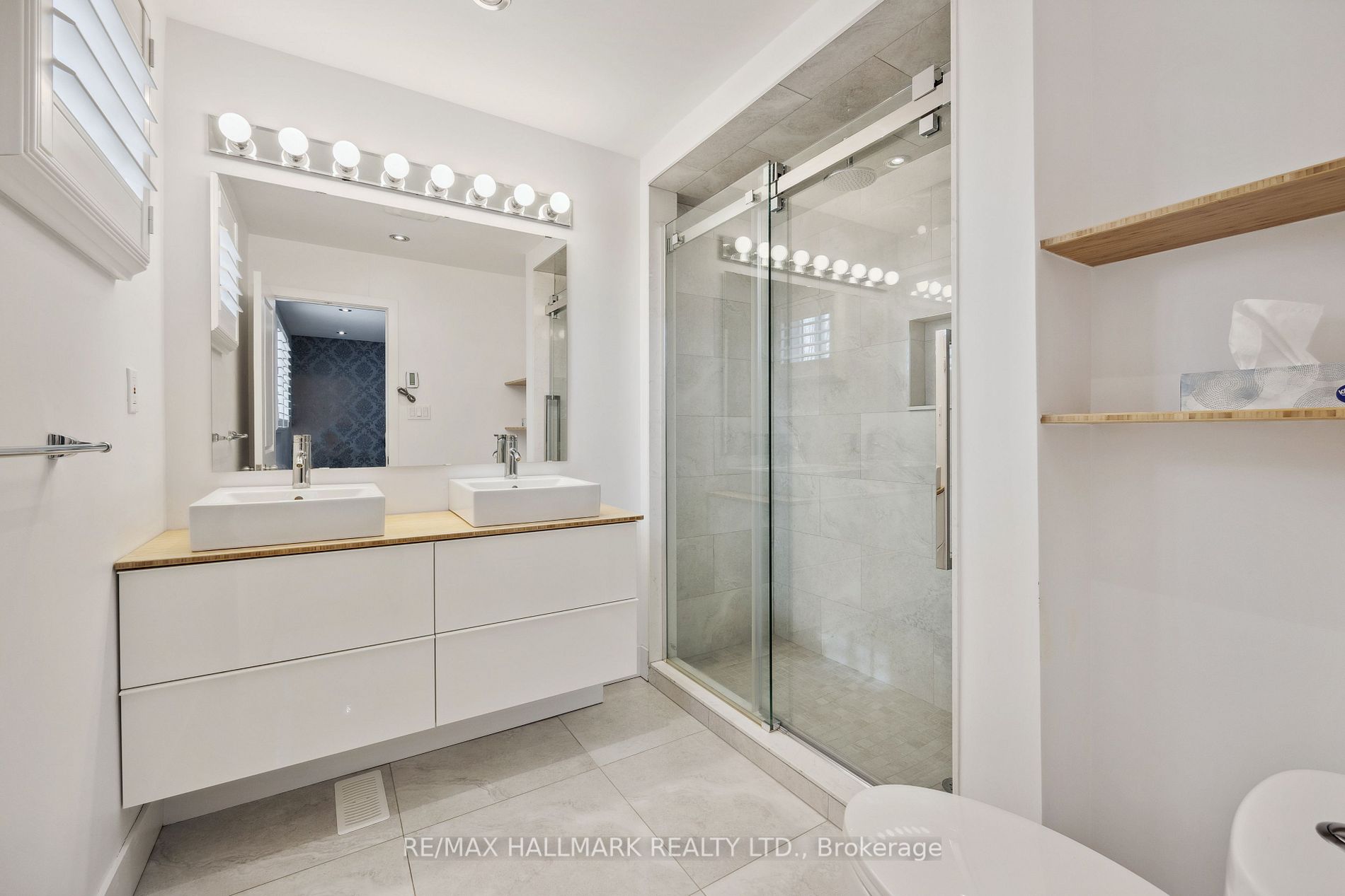234 Billings Cres
