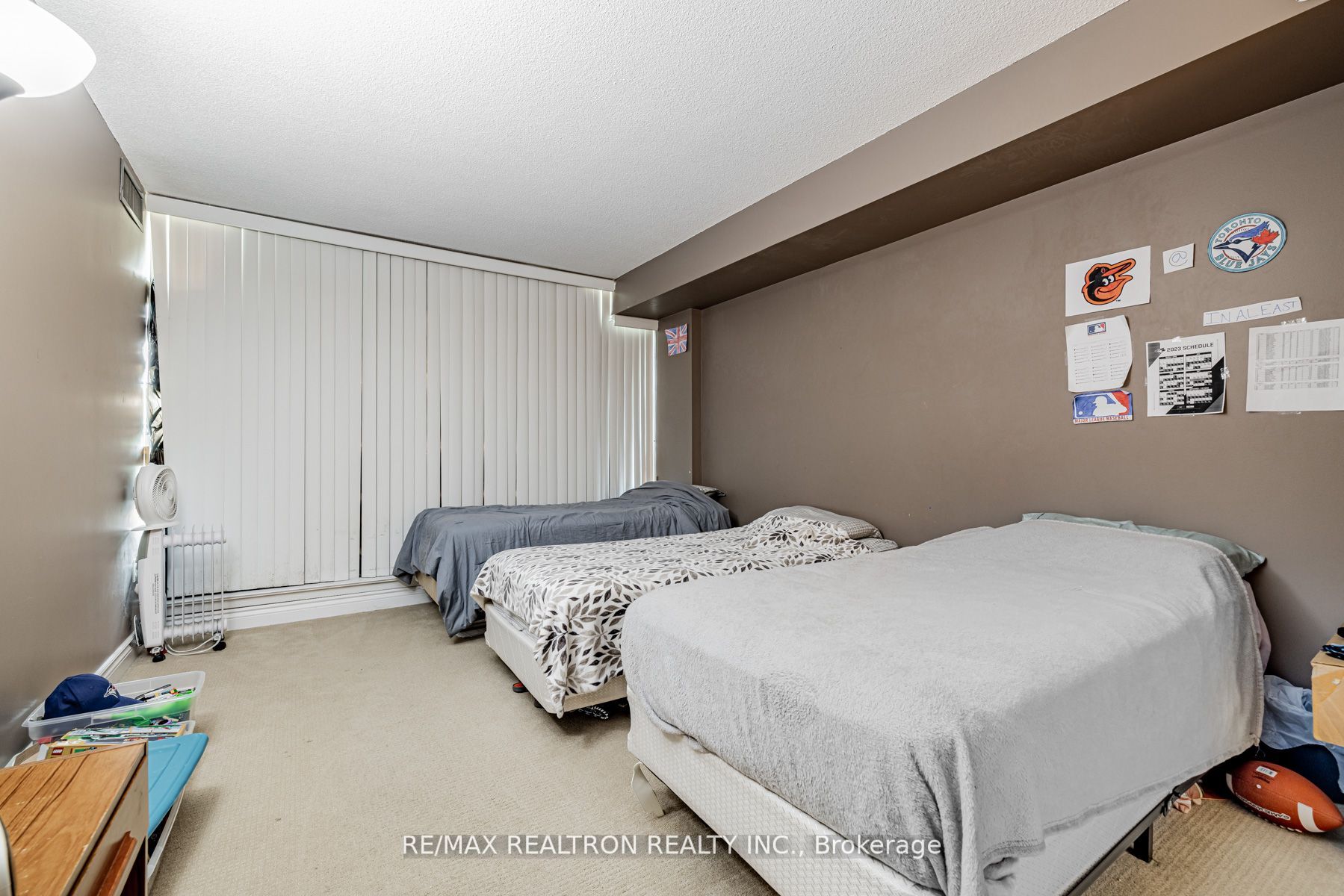 7440 Bathurst St, #301