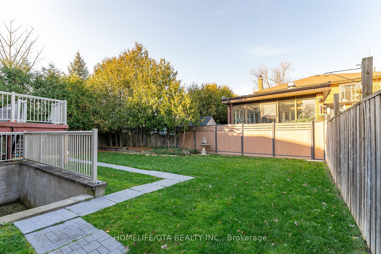 94 Pathlane Rd