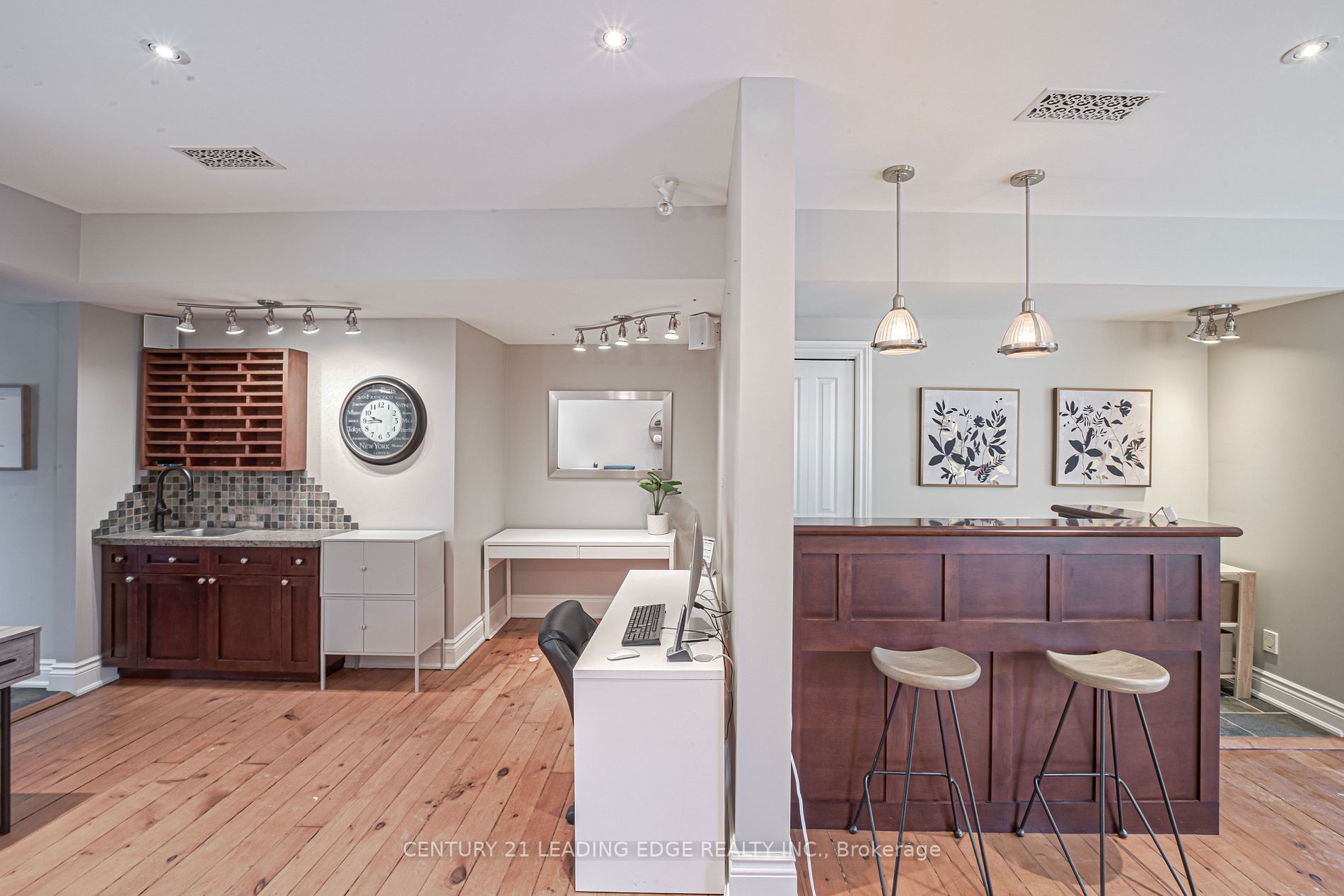 6391 Main St, #1st Flr