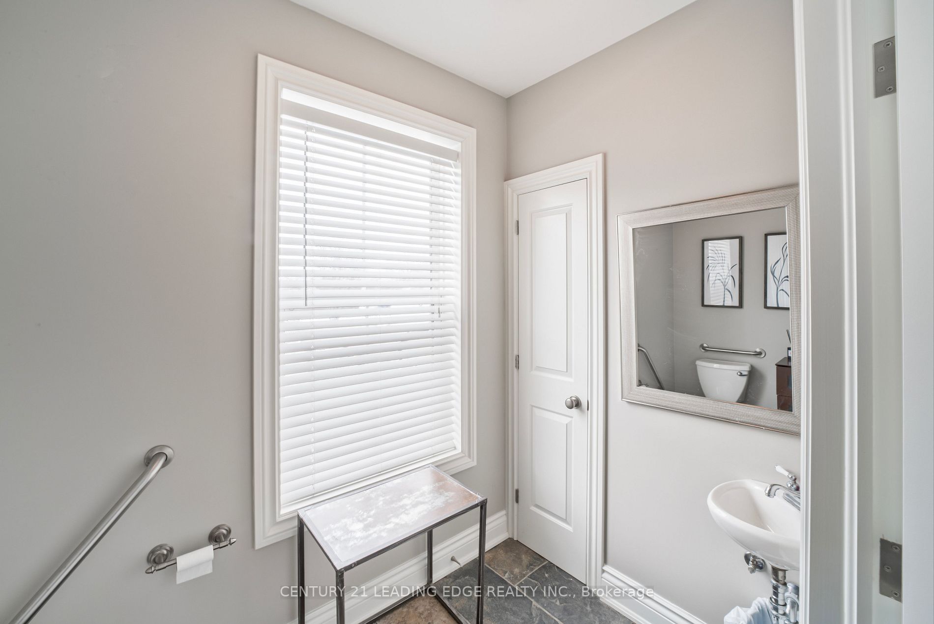 6391 Main St, #1st Flr