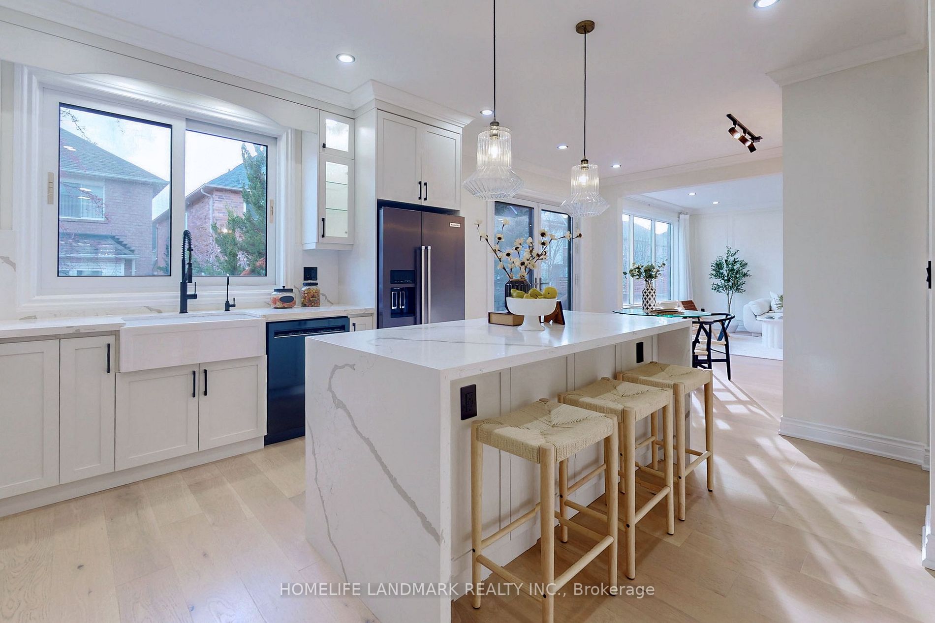 101 Majestic Dr