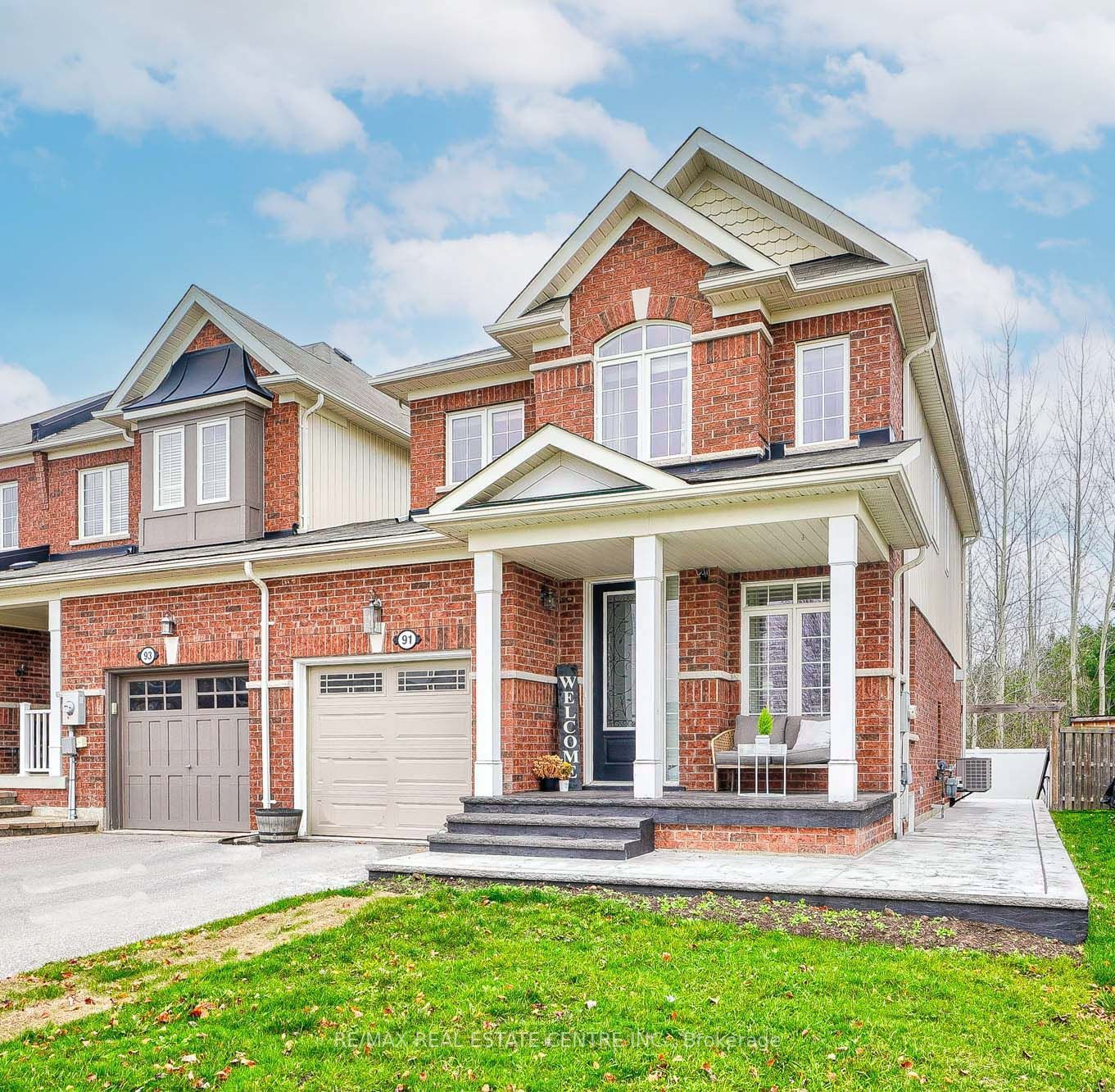 91 Collier Cres