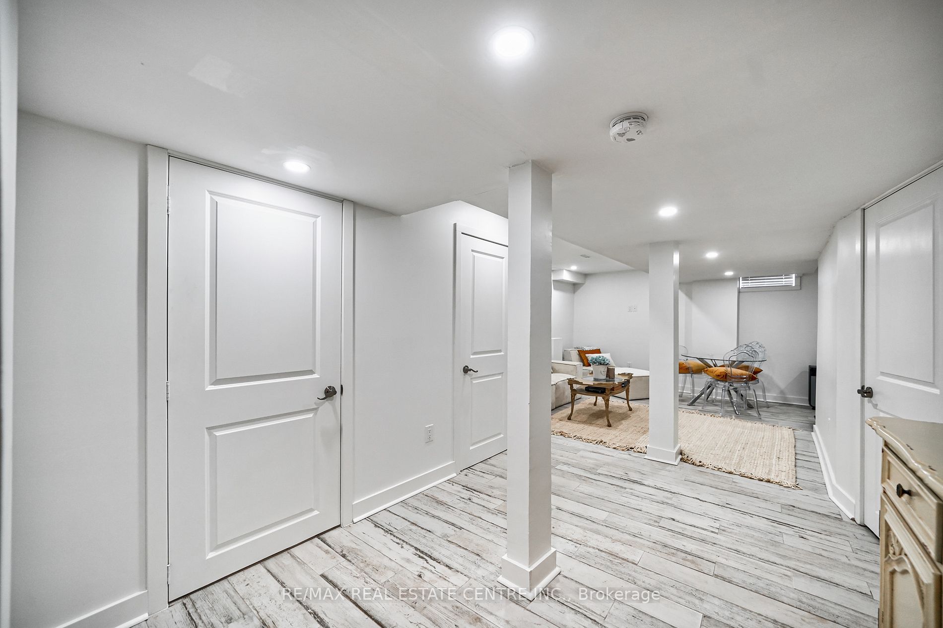 91 Collier Cres