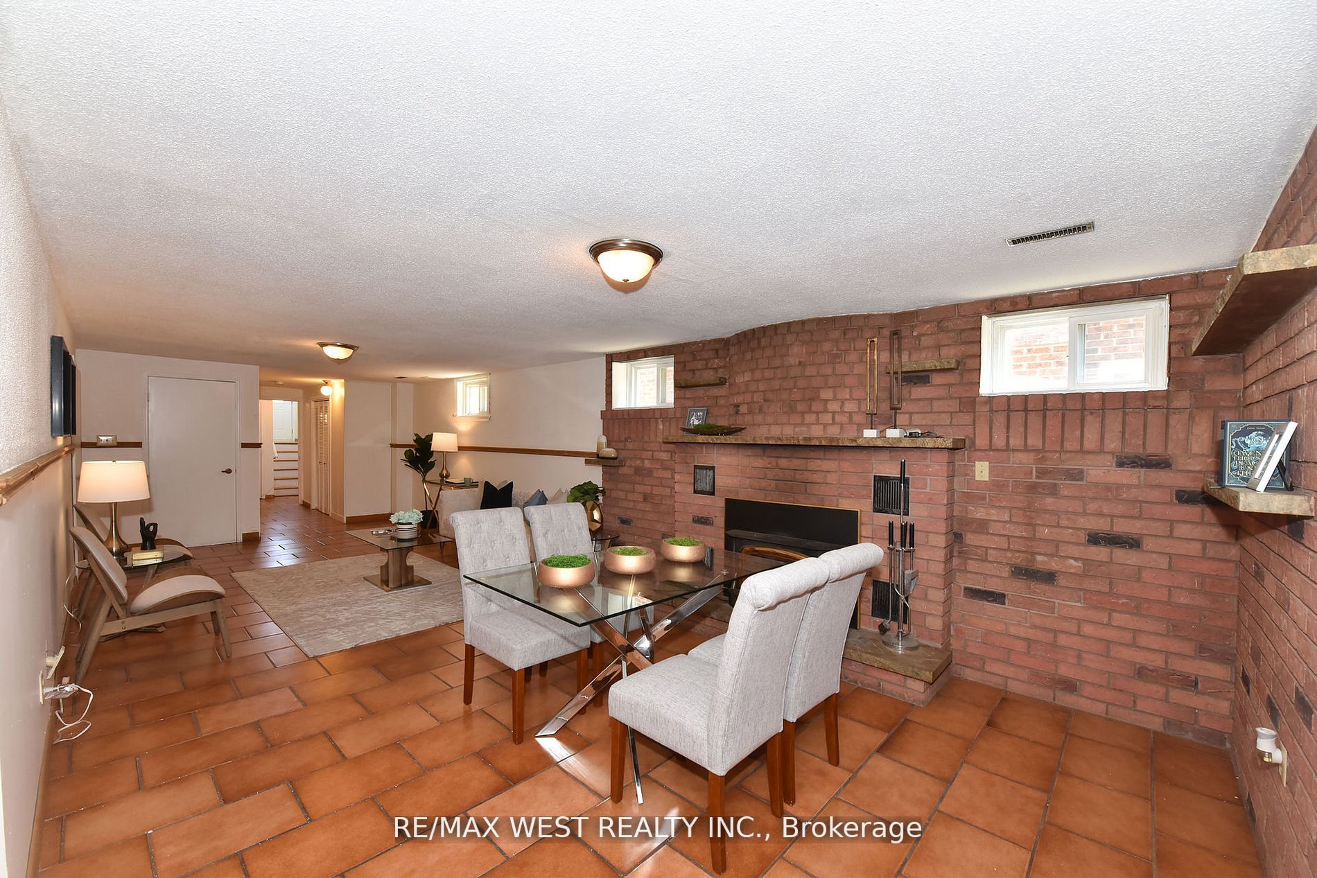 65 Ashburn Cres