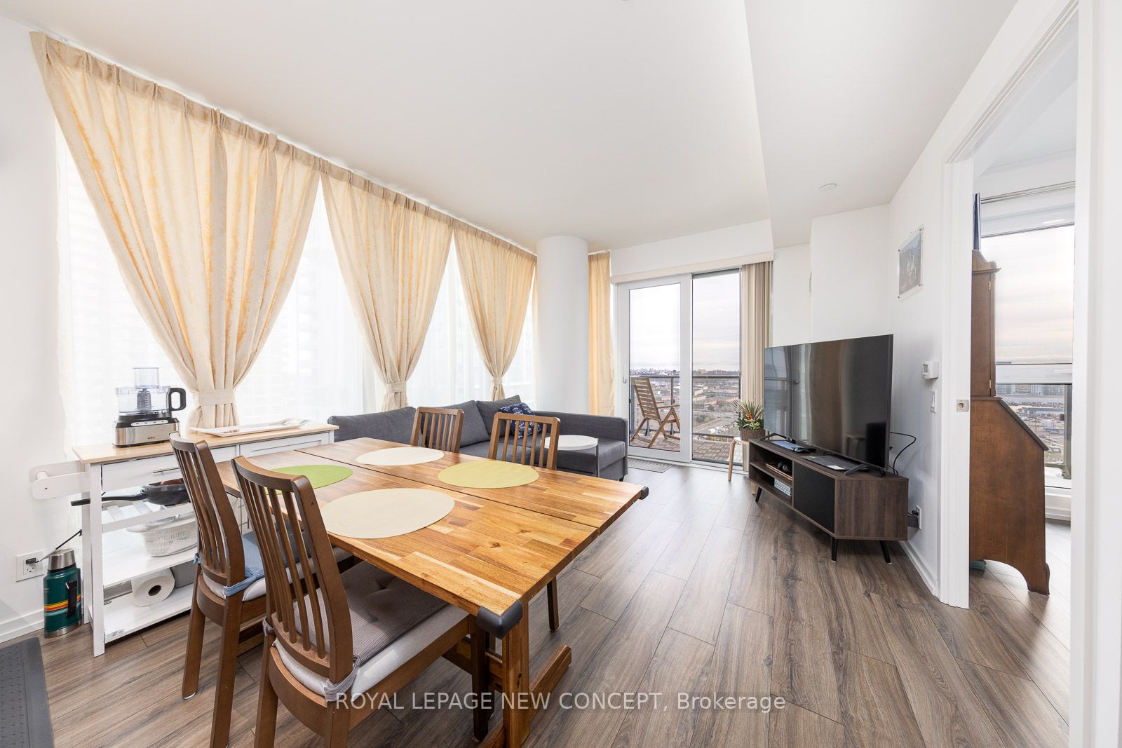 1000 Portage Pkwy, #1805