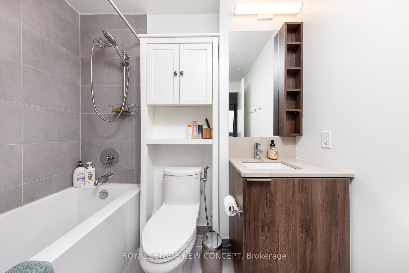 1000 Portage Pkwy, #1805