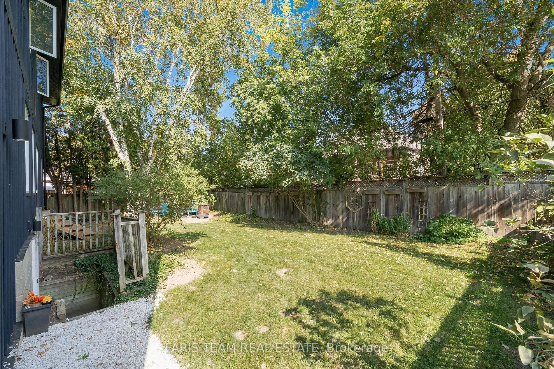 19 George St